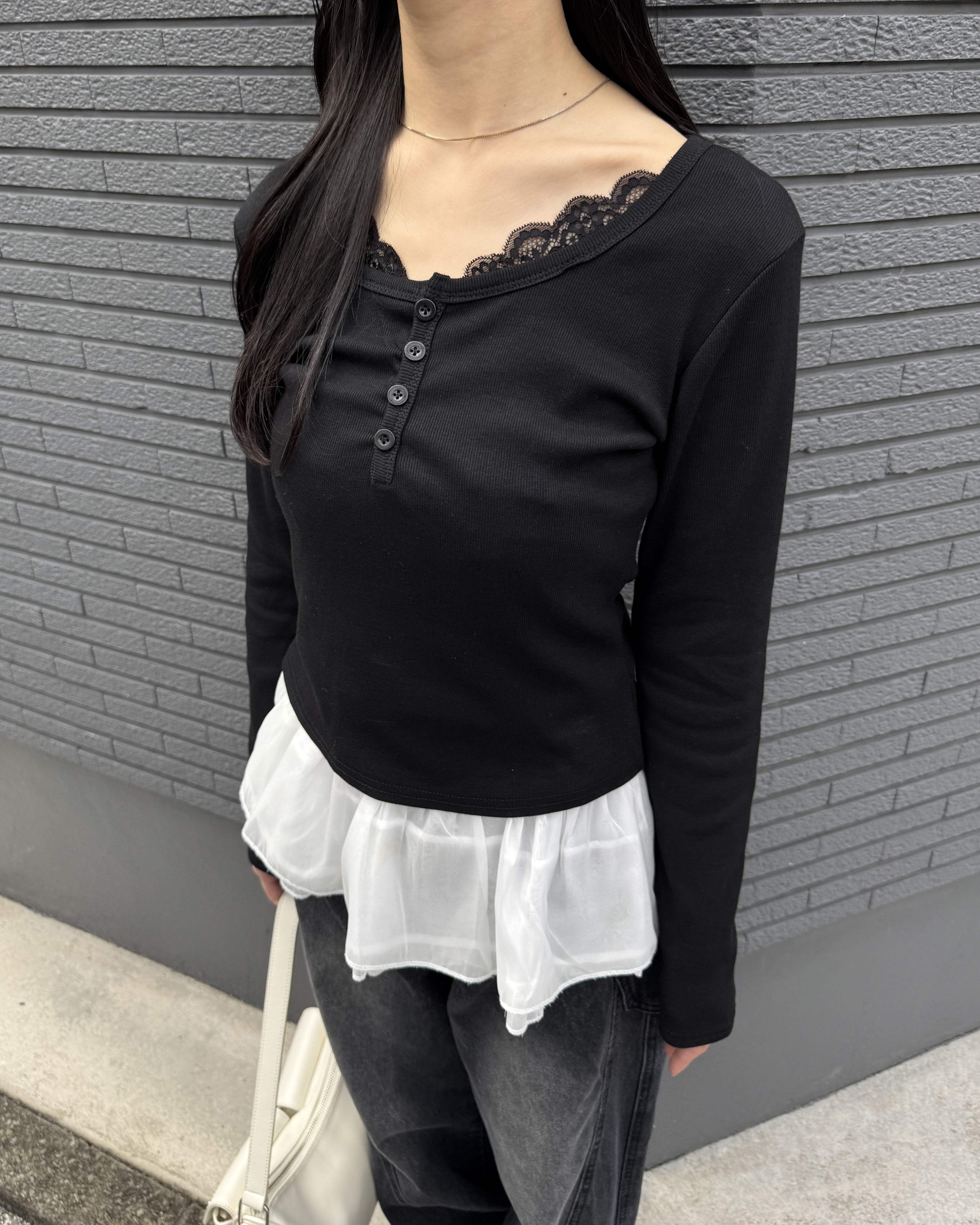 花邊亨利脖子上衣