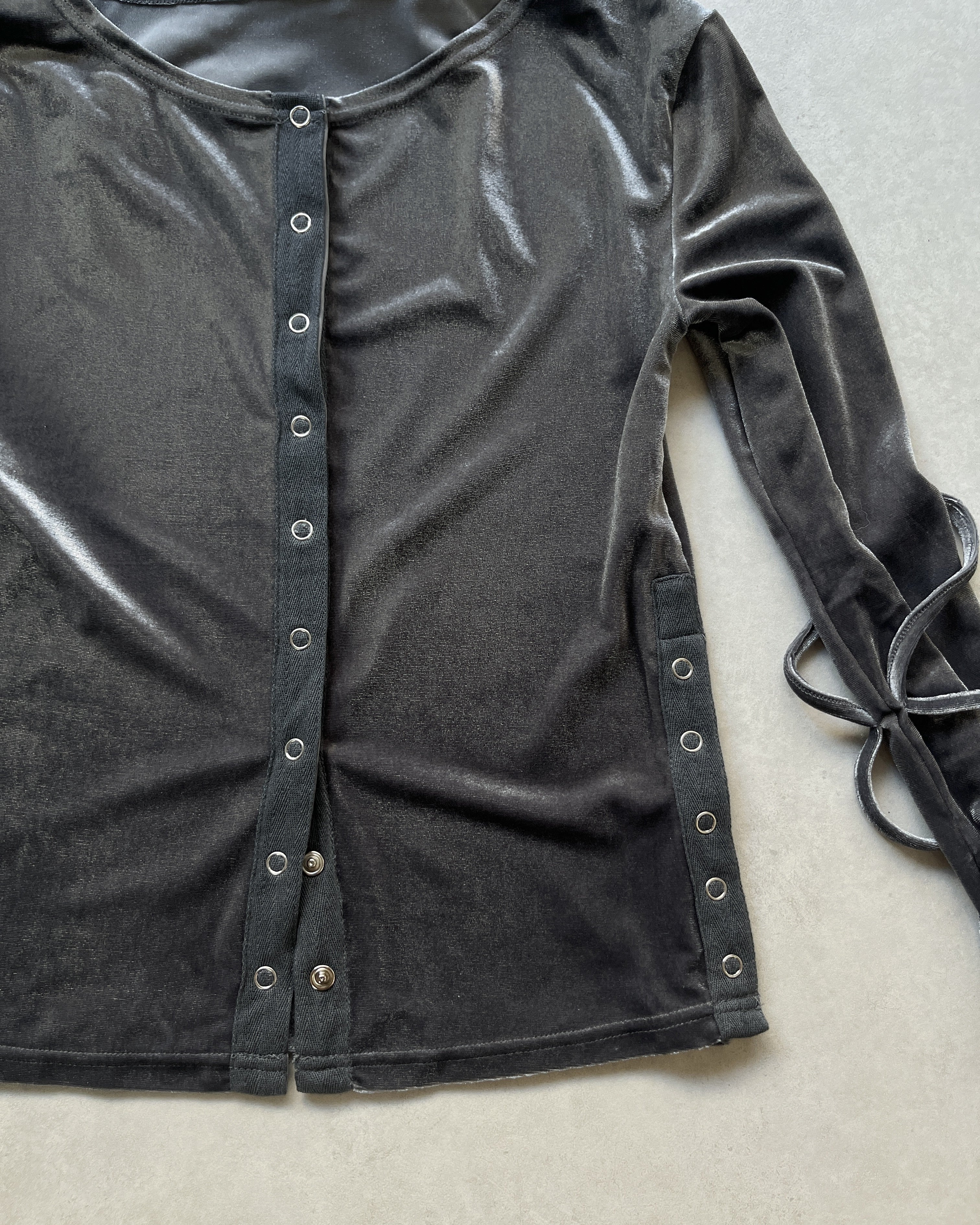 Velo Ribbon Tops