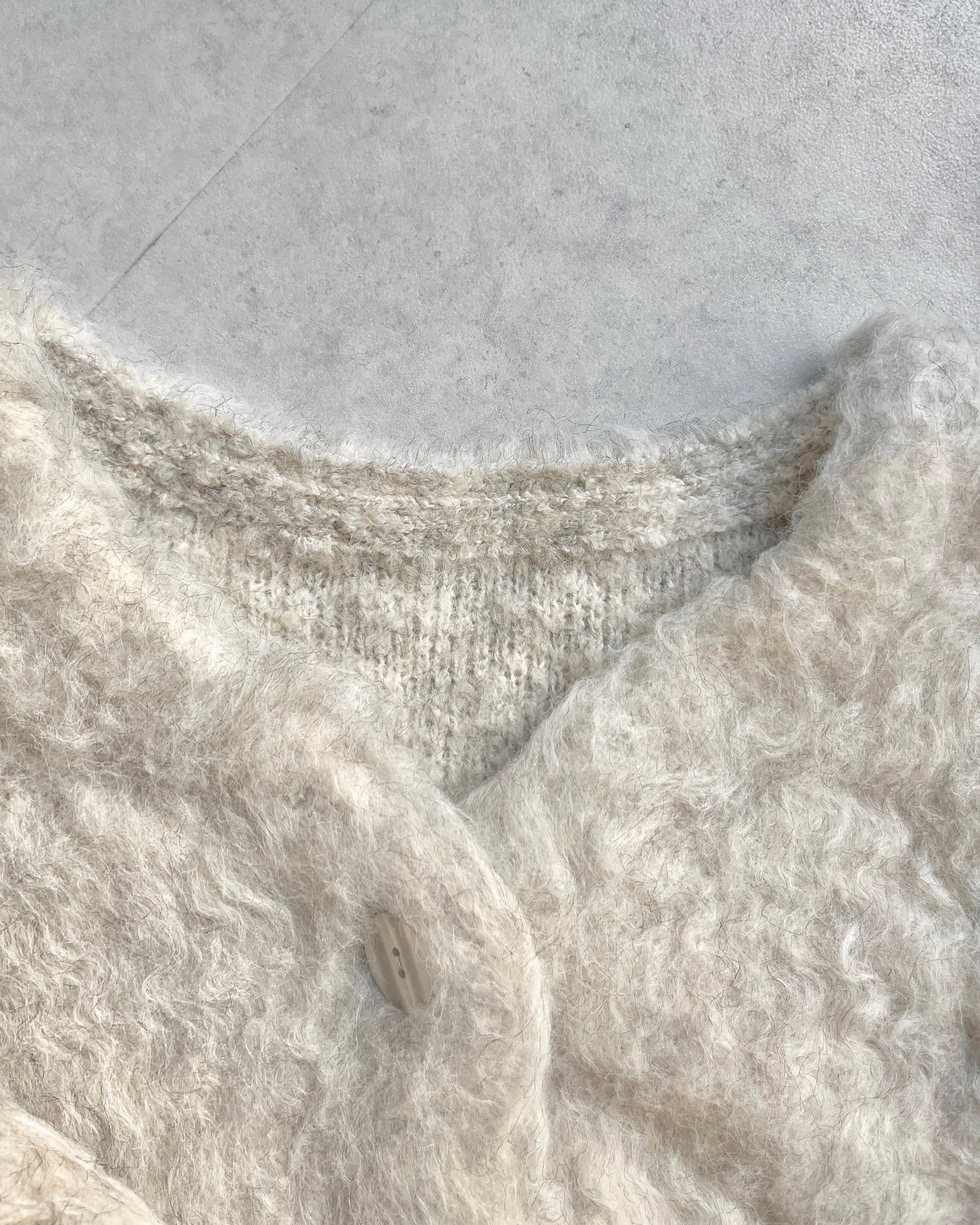 蓬松的针织开衫