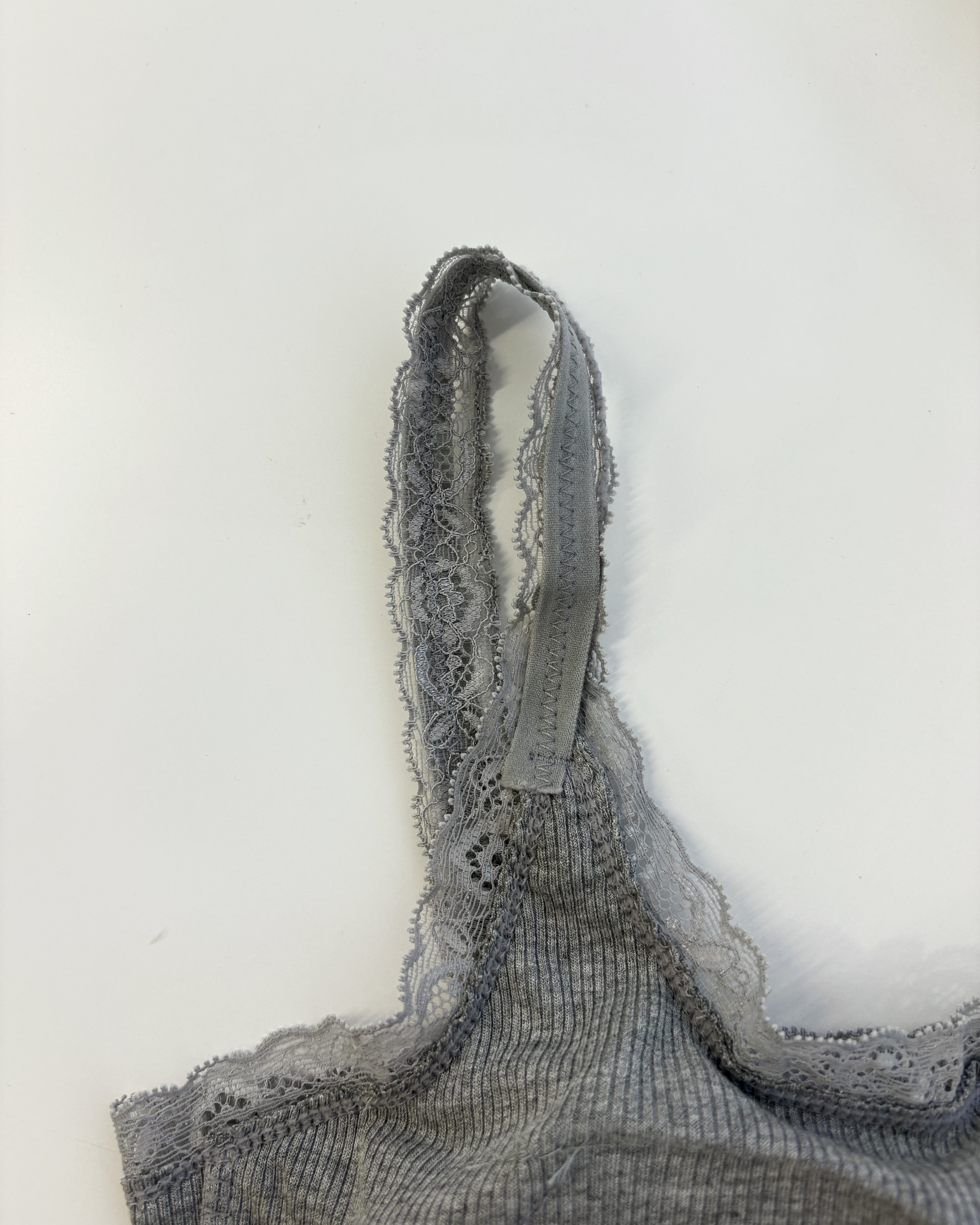 Lace docking camisole with cup