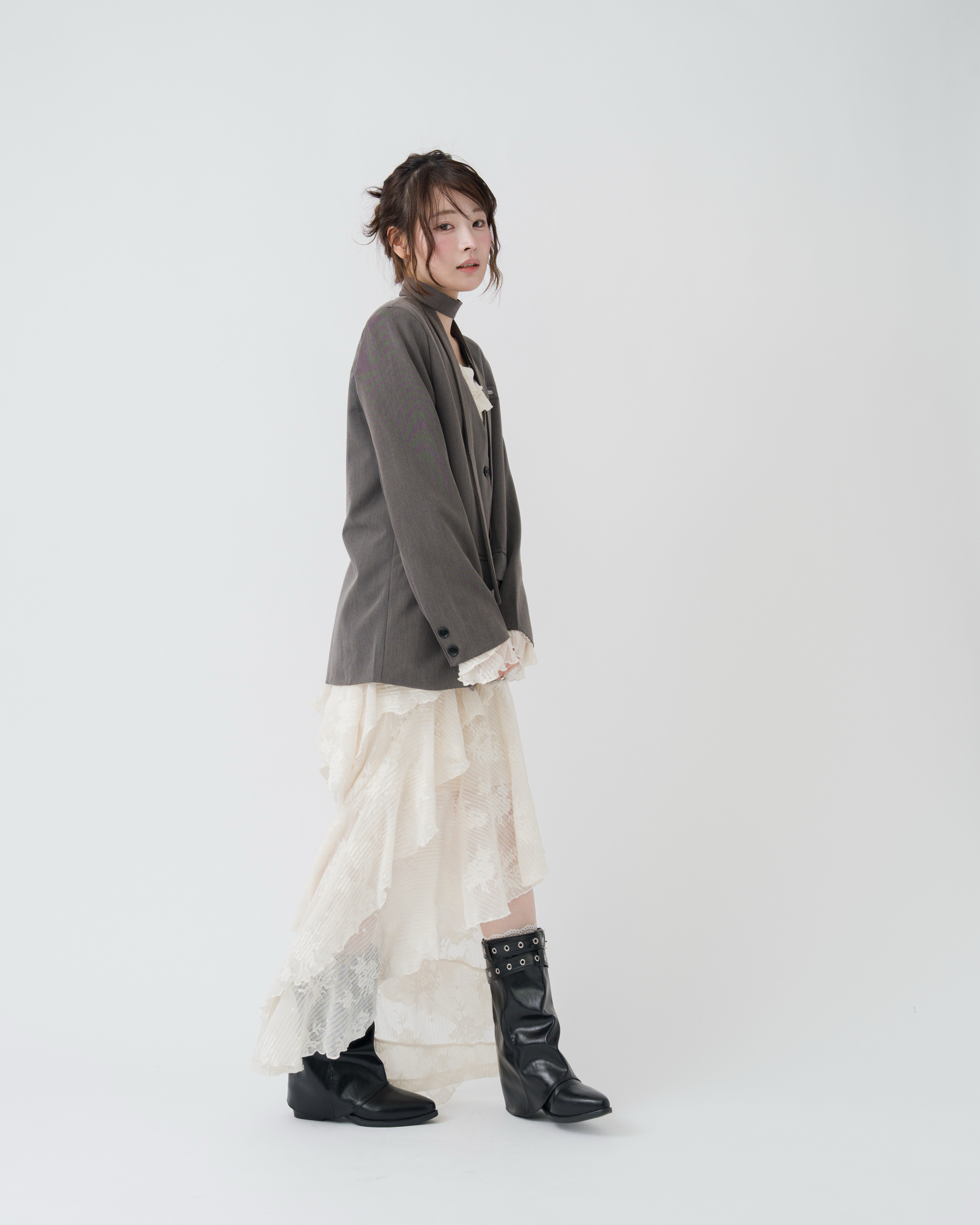 リボンタイノーカラージャケット