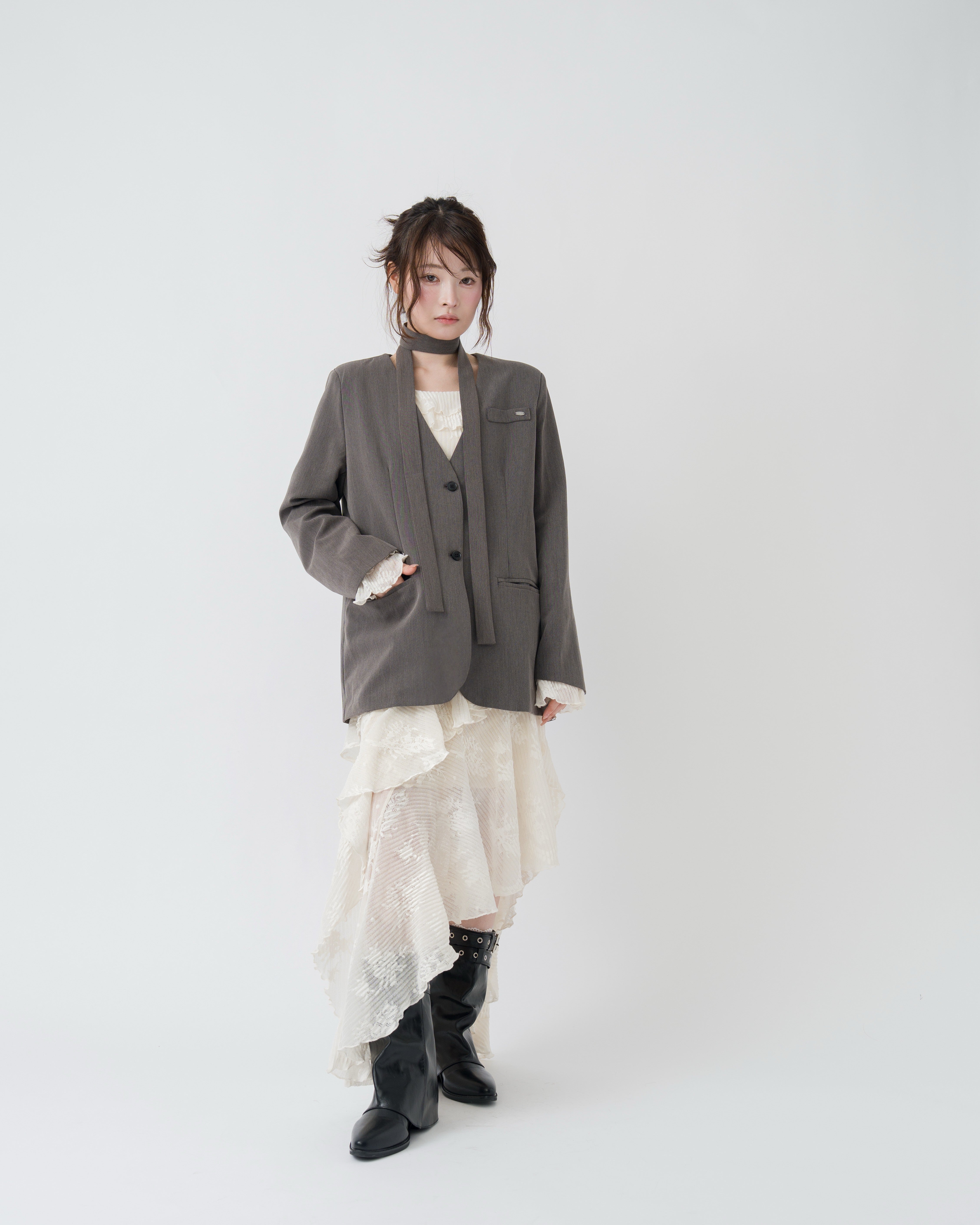 リボンタイノーカラージャケット