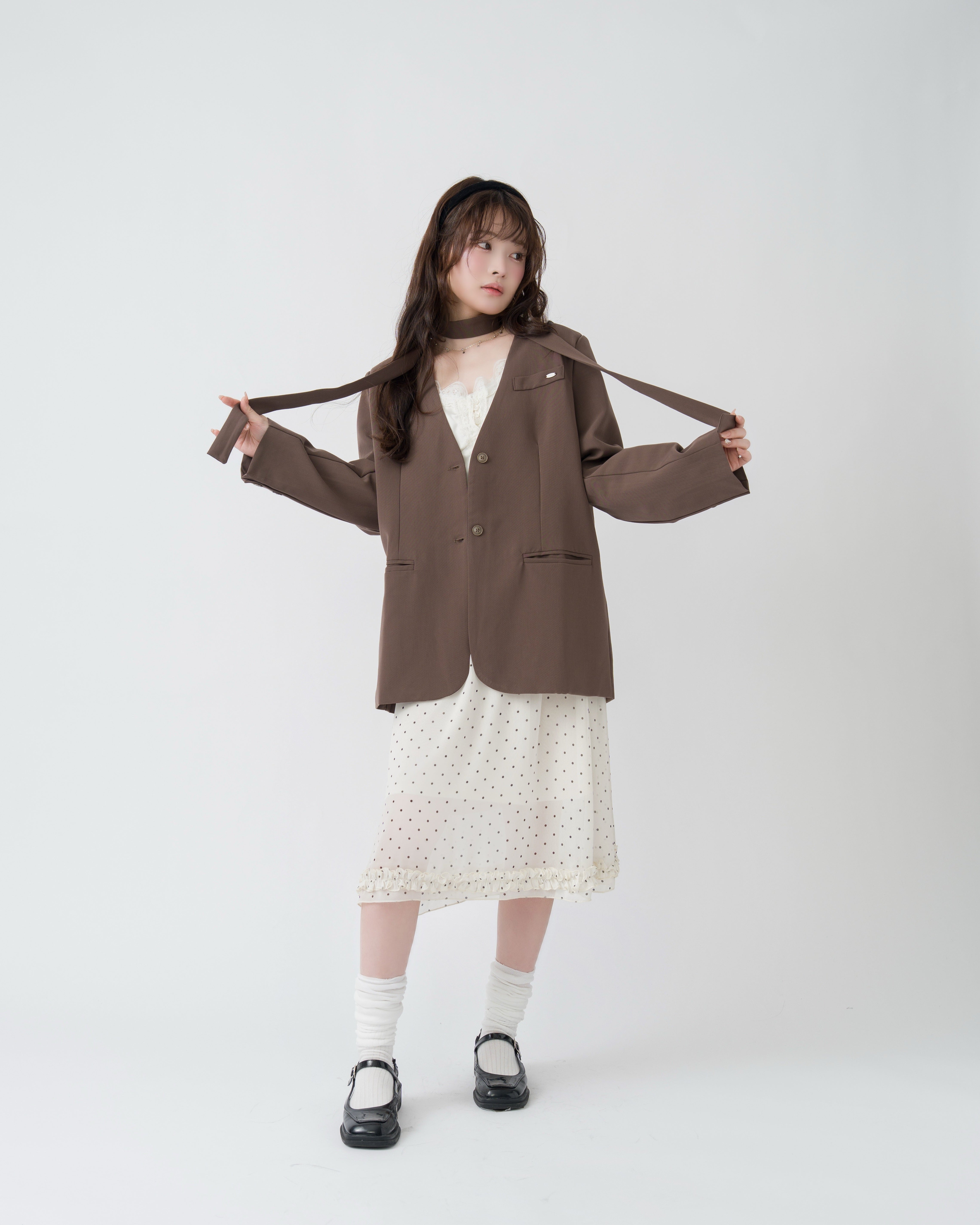 リボンタイノーカラージャケット