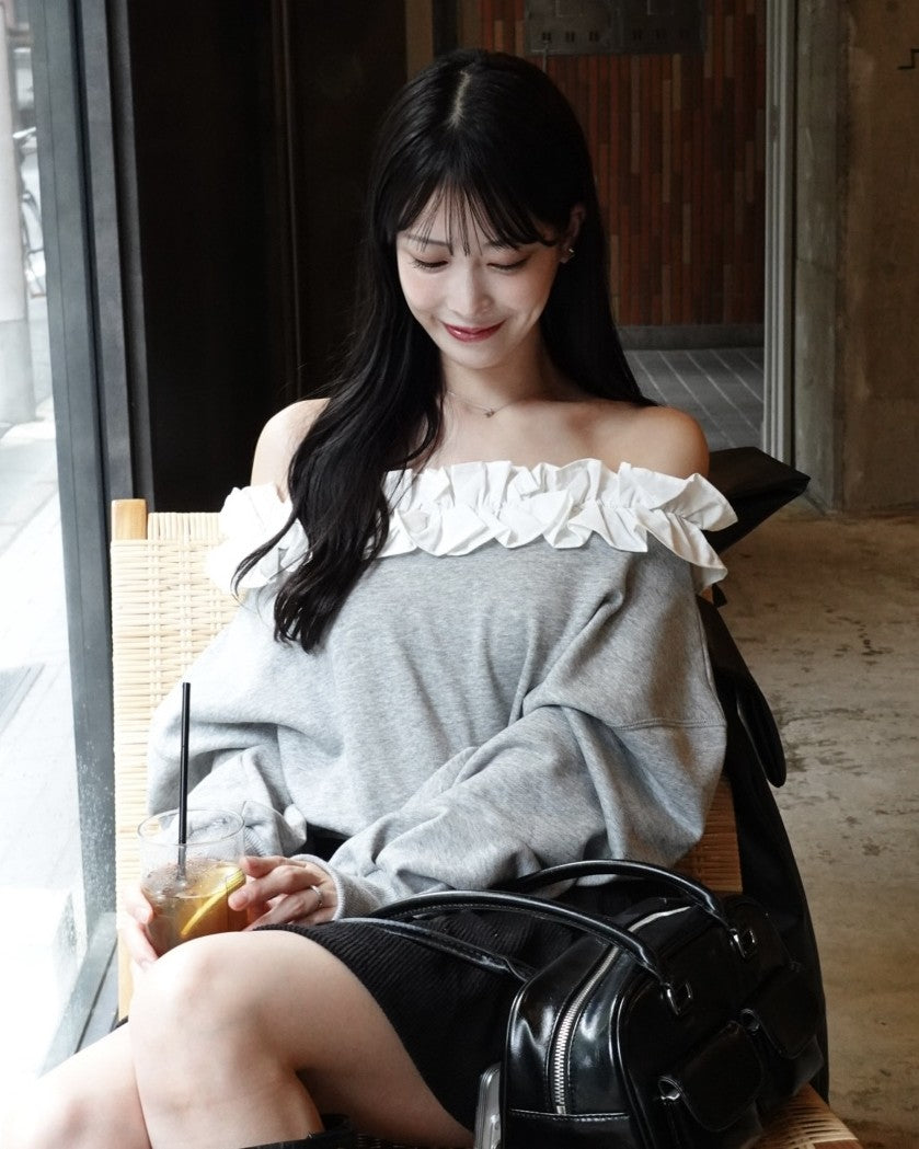 オフショルフリルスウェット