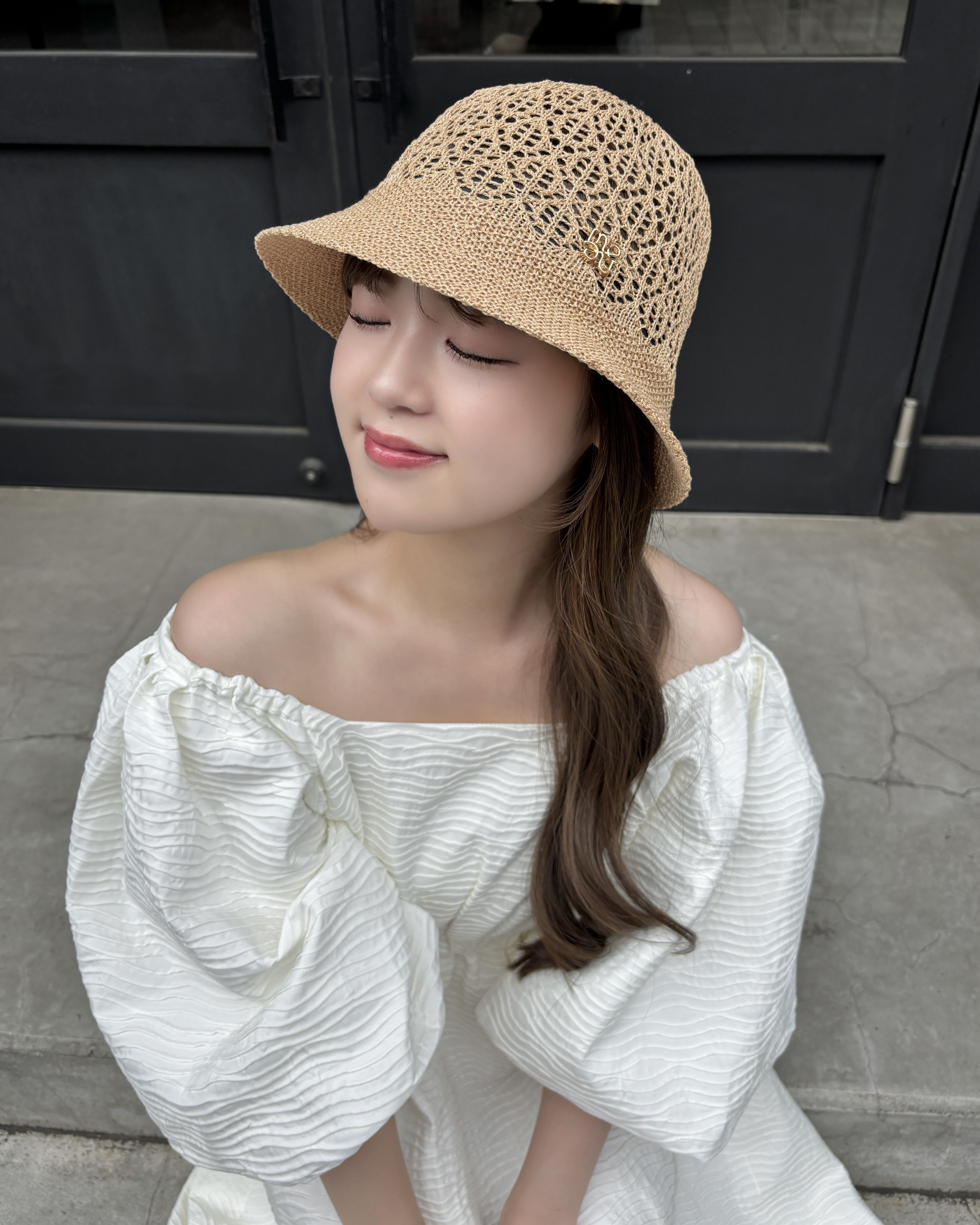 ベージュ