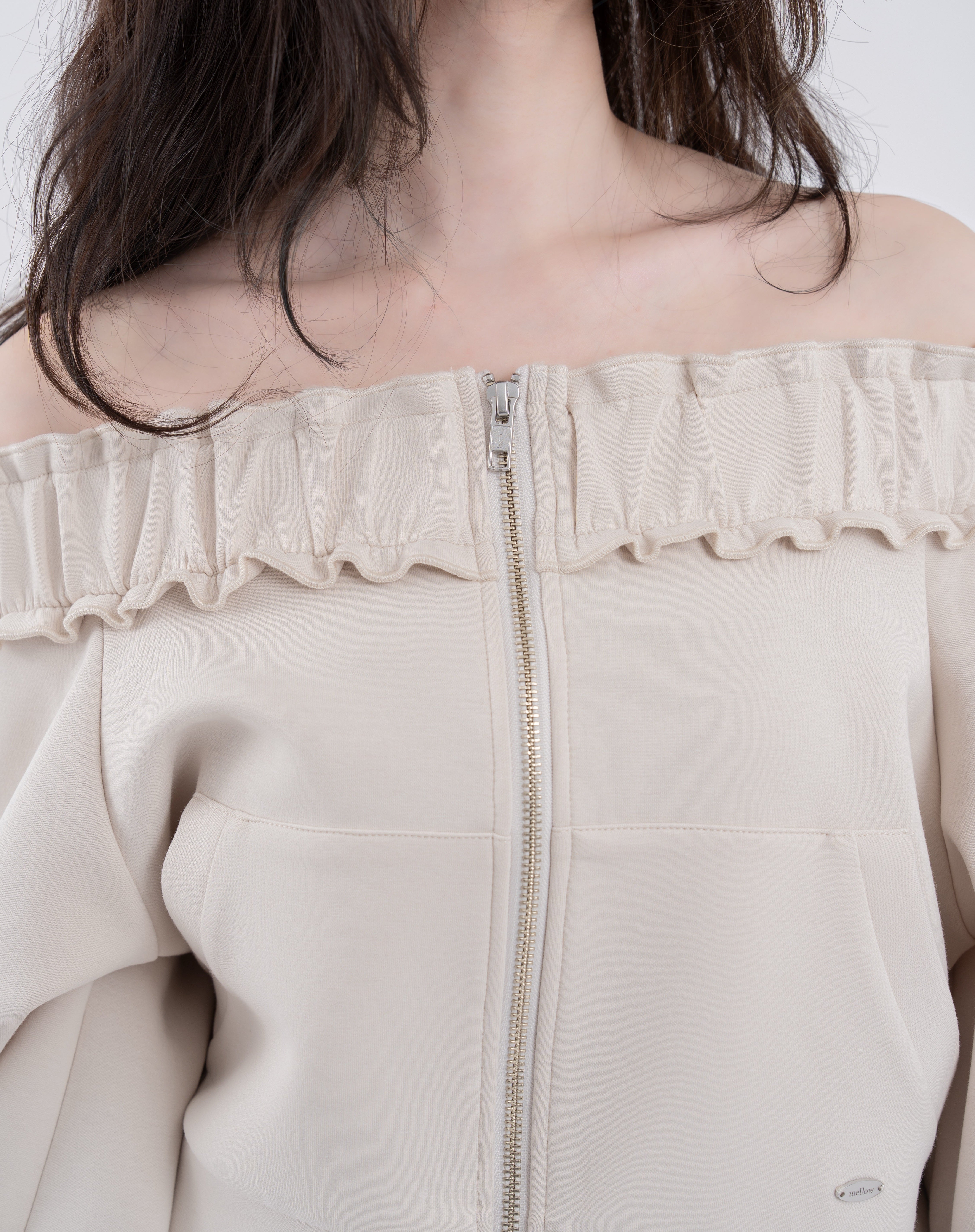 ダブルジップオフショルフリルスウェット