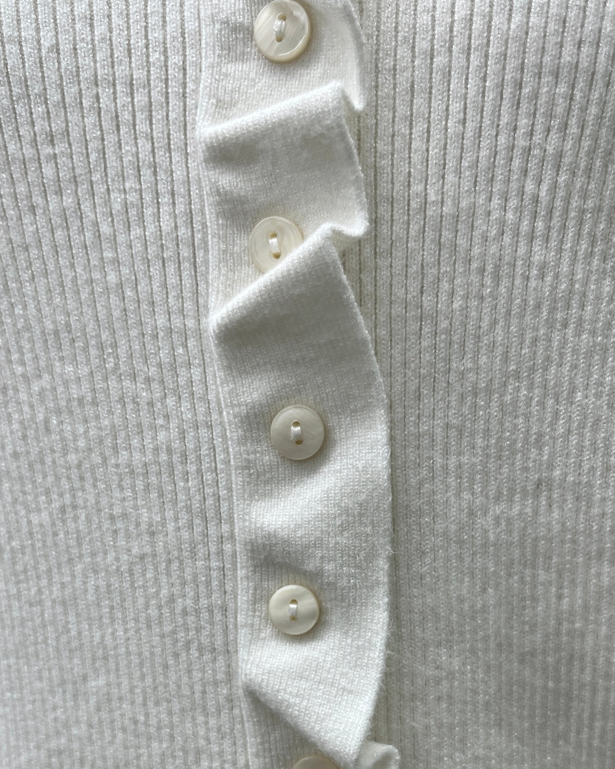 2wayボタンデザインリブニット