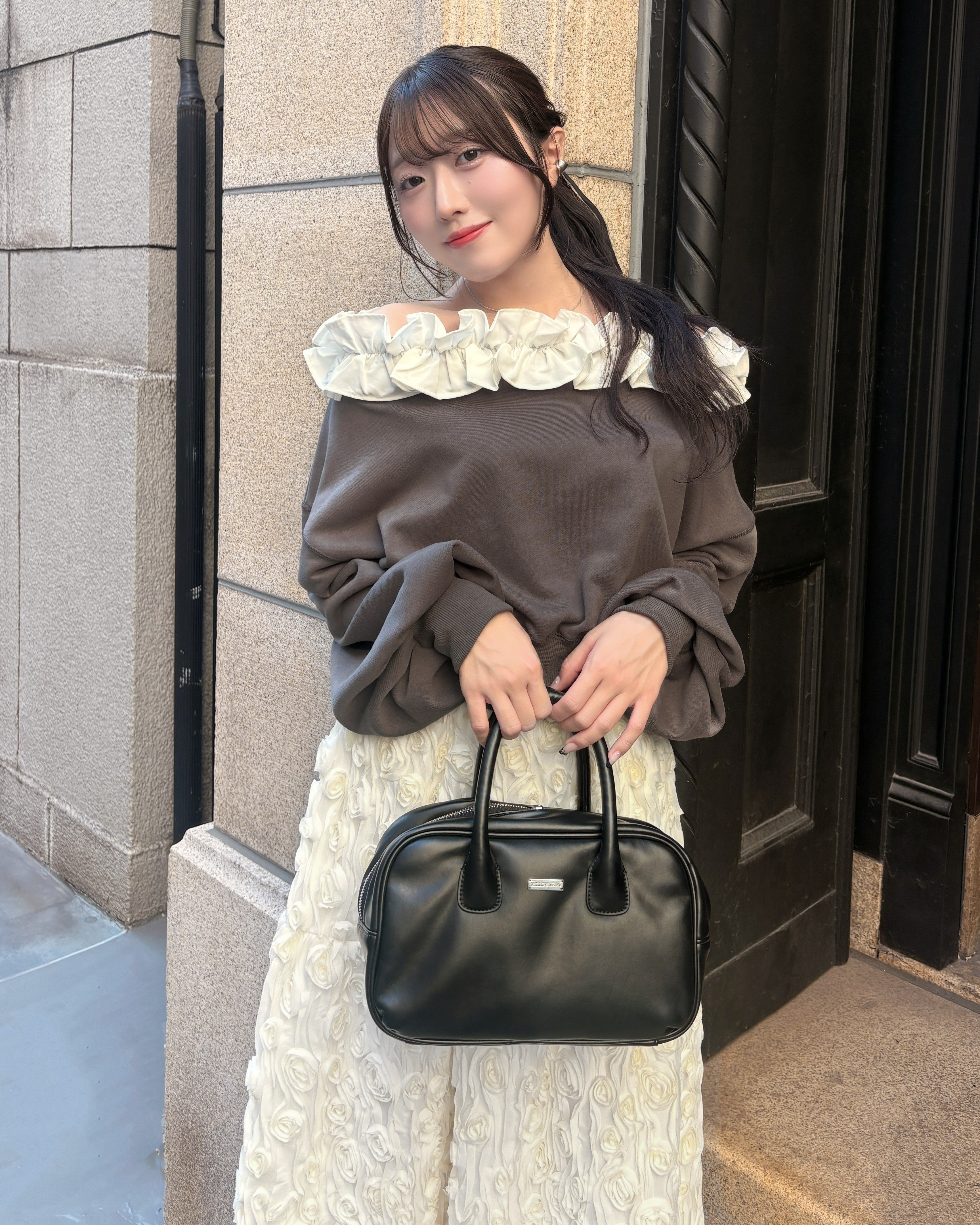 オフショルフリルスウェット