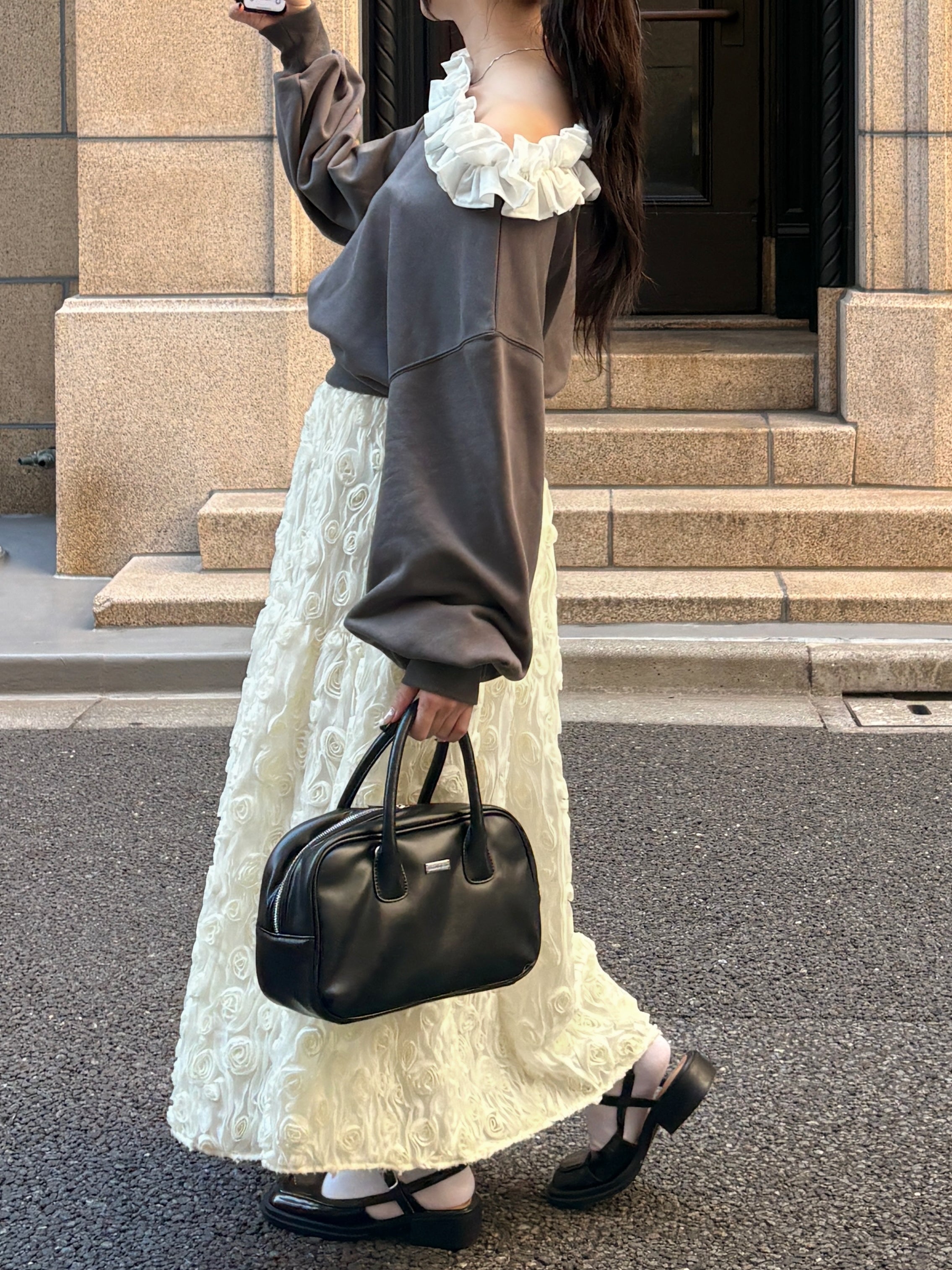 オフショルフリルスウェット