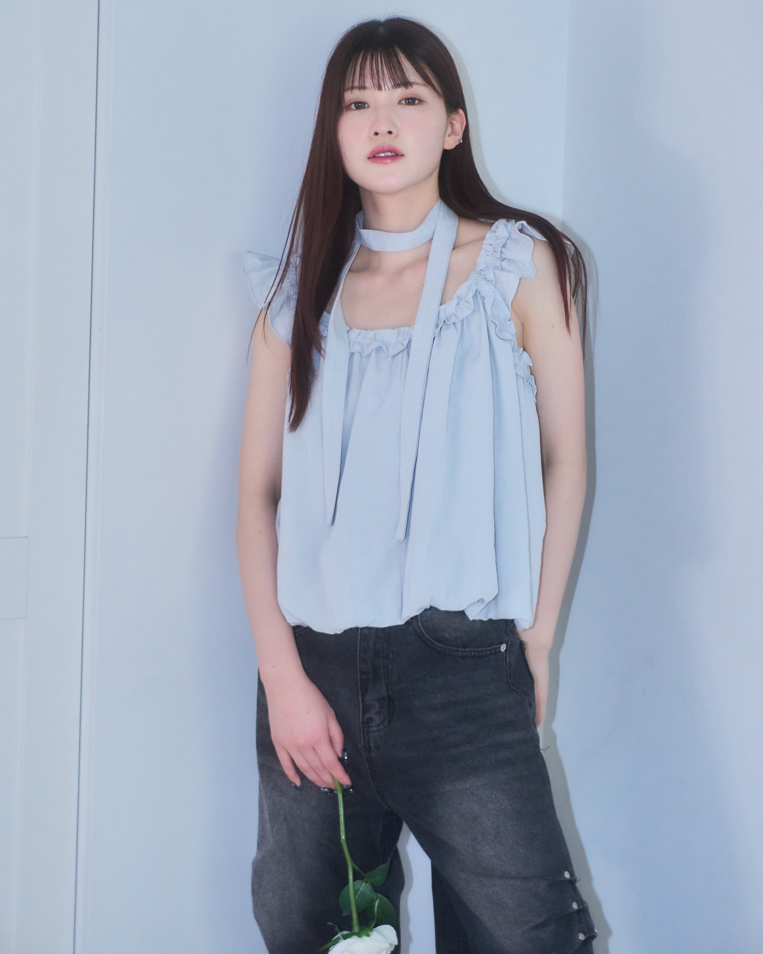 タイ付きフリルバルーンブラウス