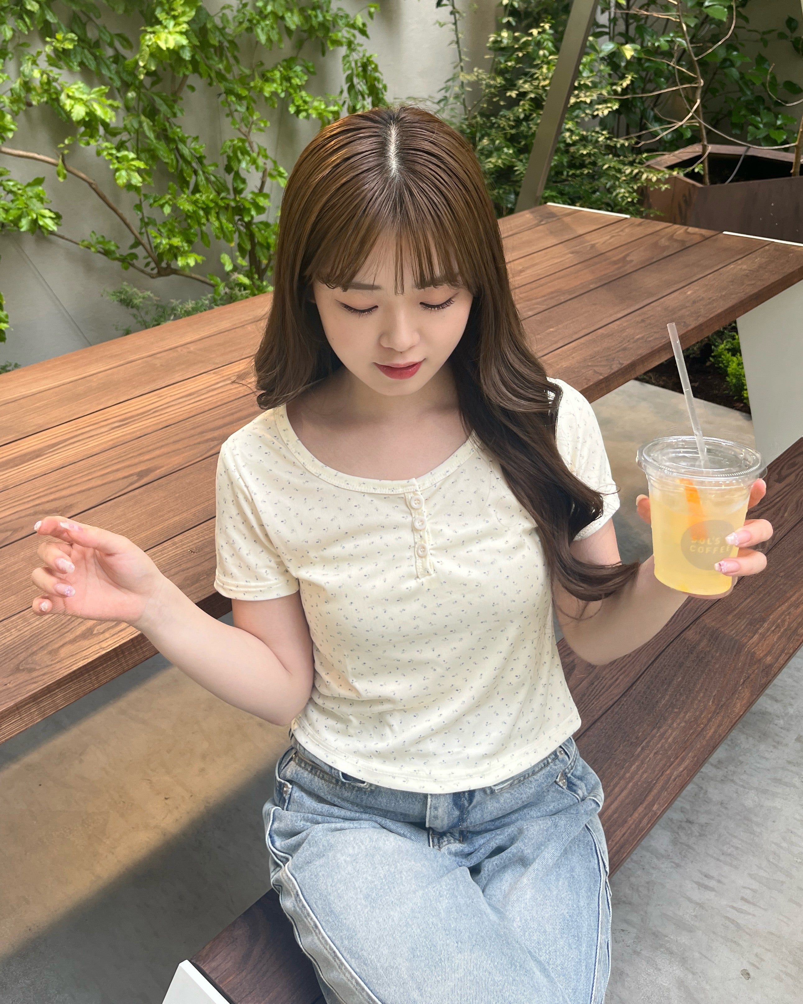 小花亨利脖子T