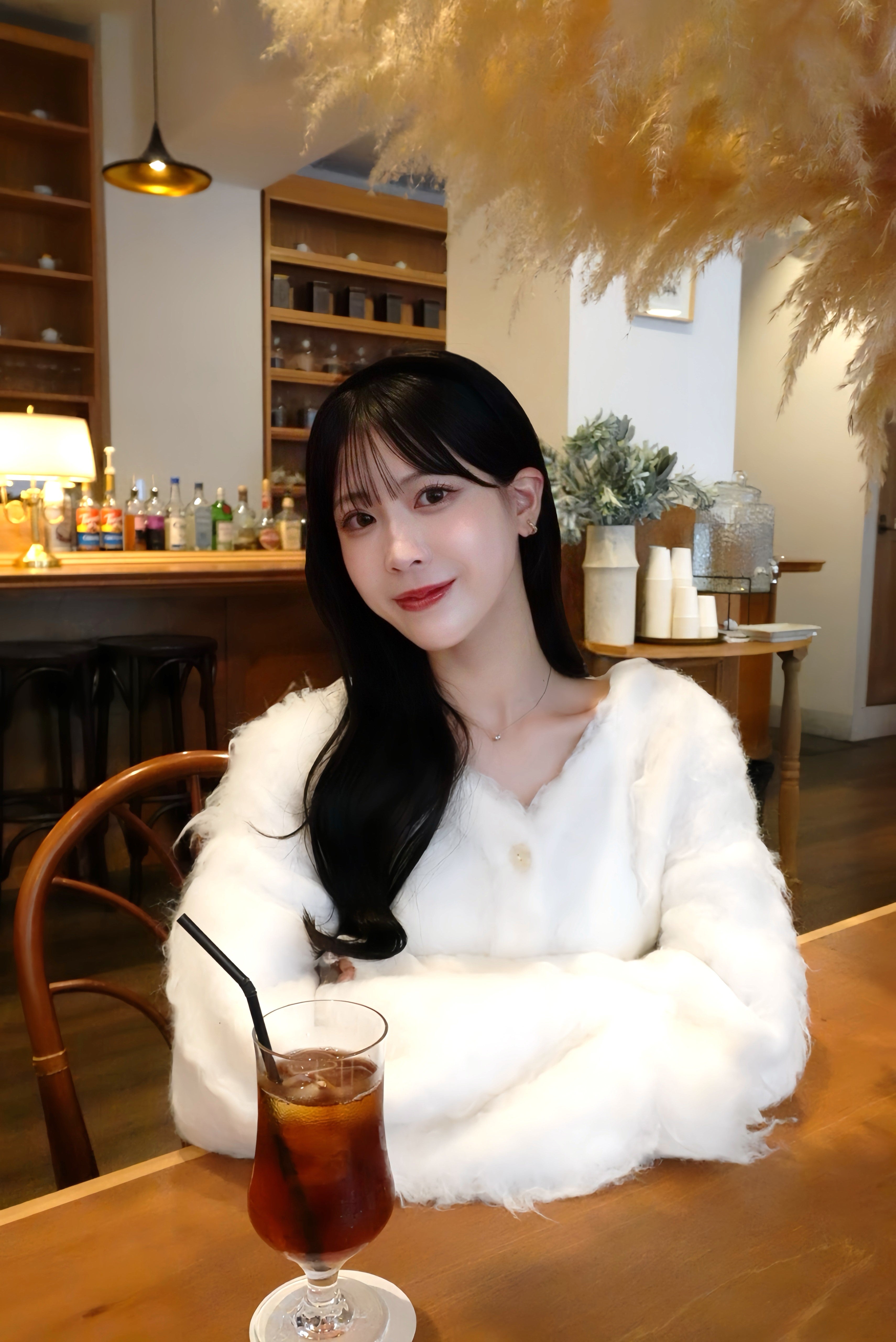 毛茸茸的针织长开衫