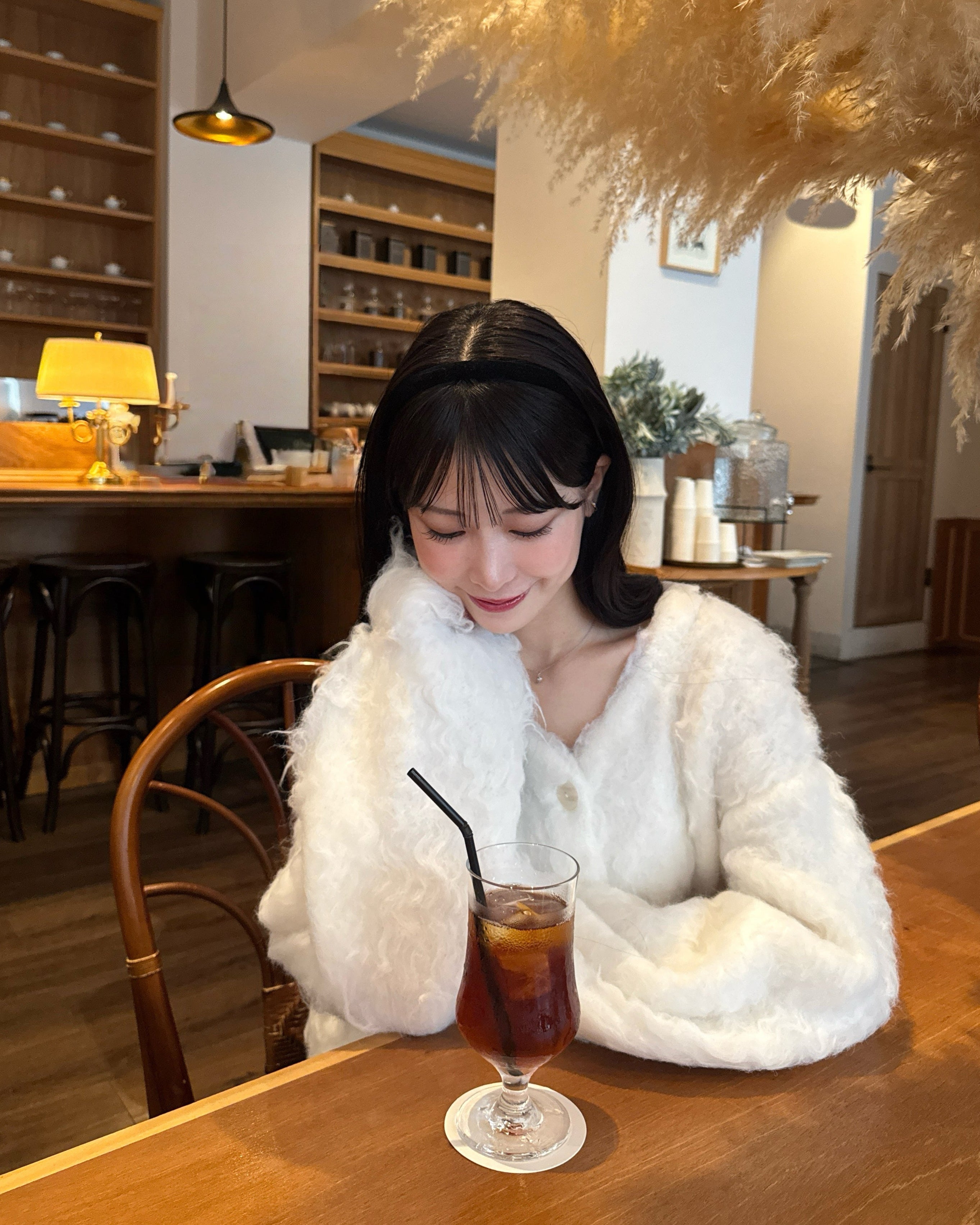 毛茸茸的针织长开衫