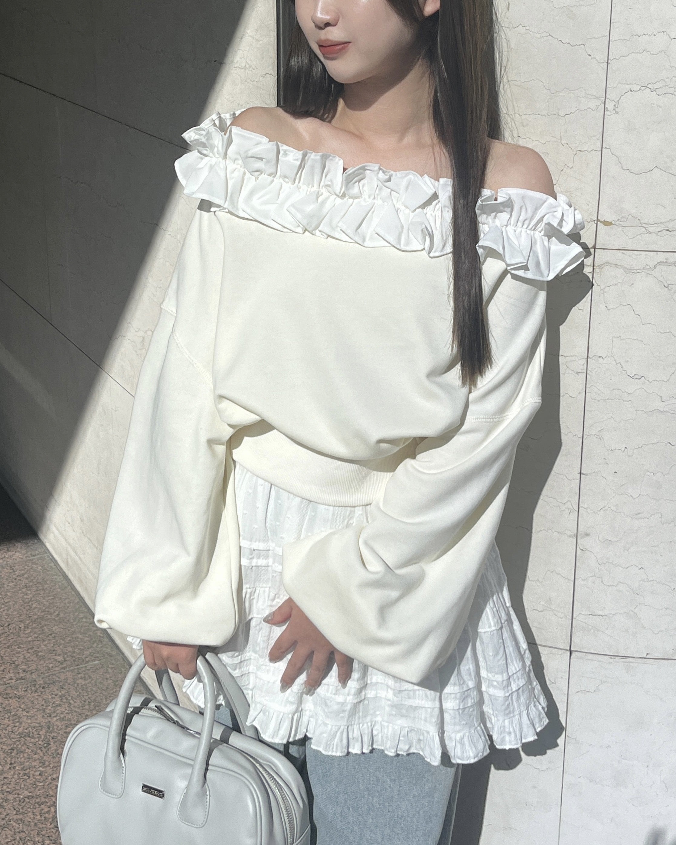 オフショルフリルスウェット