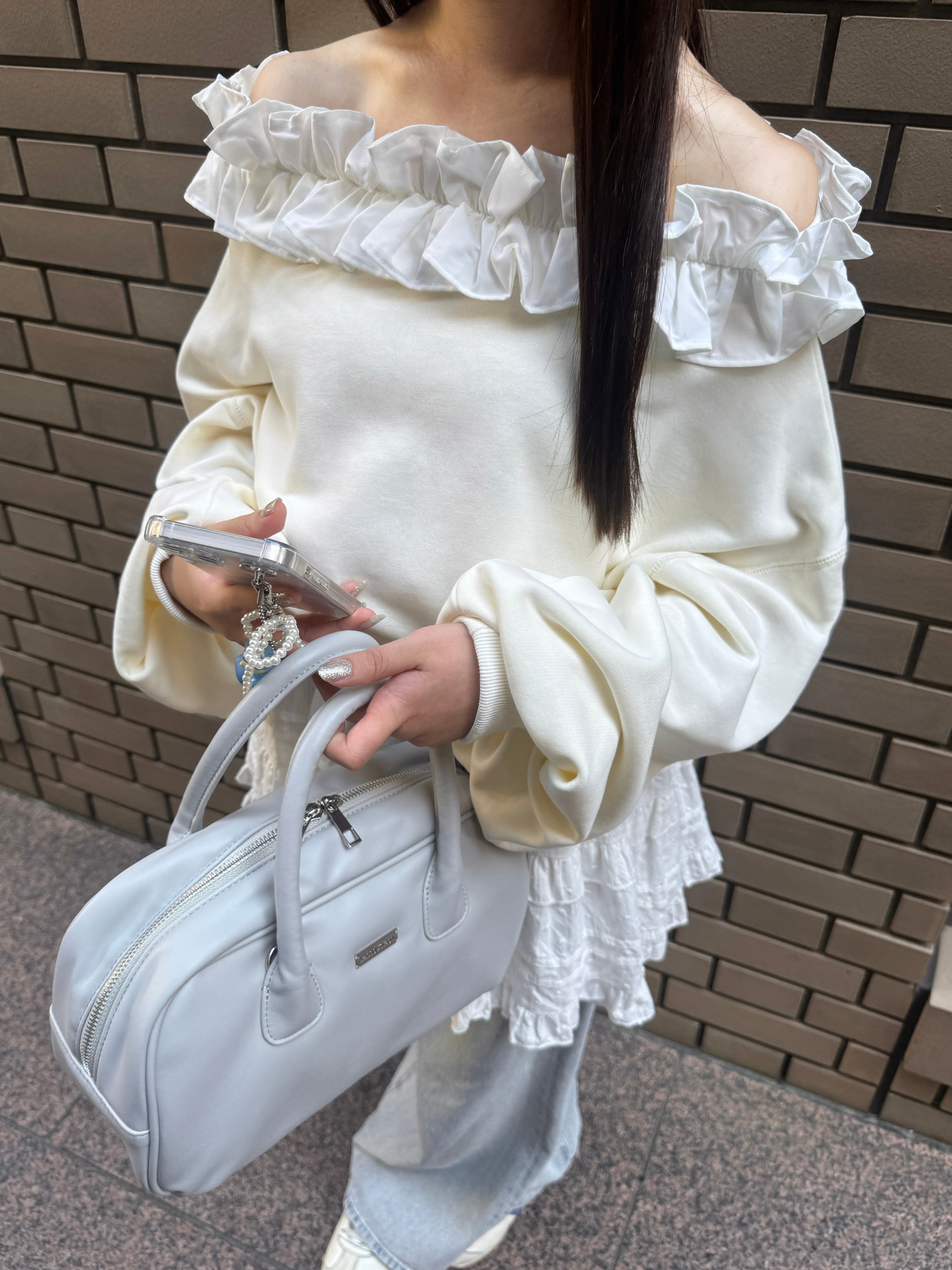 オフショルフリルスウェット