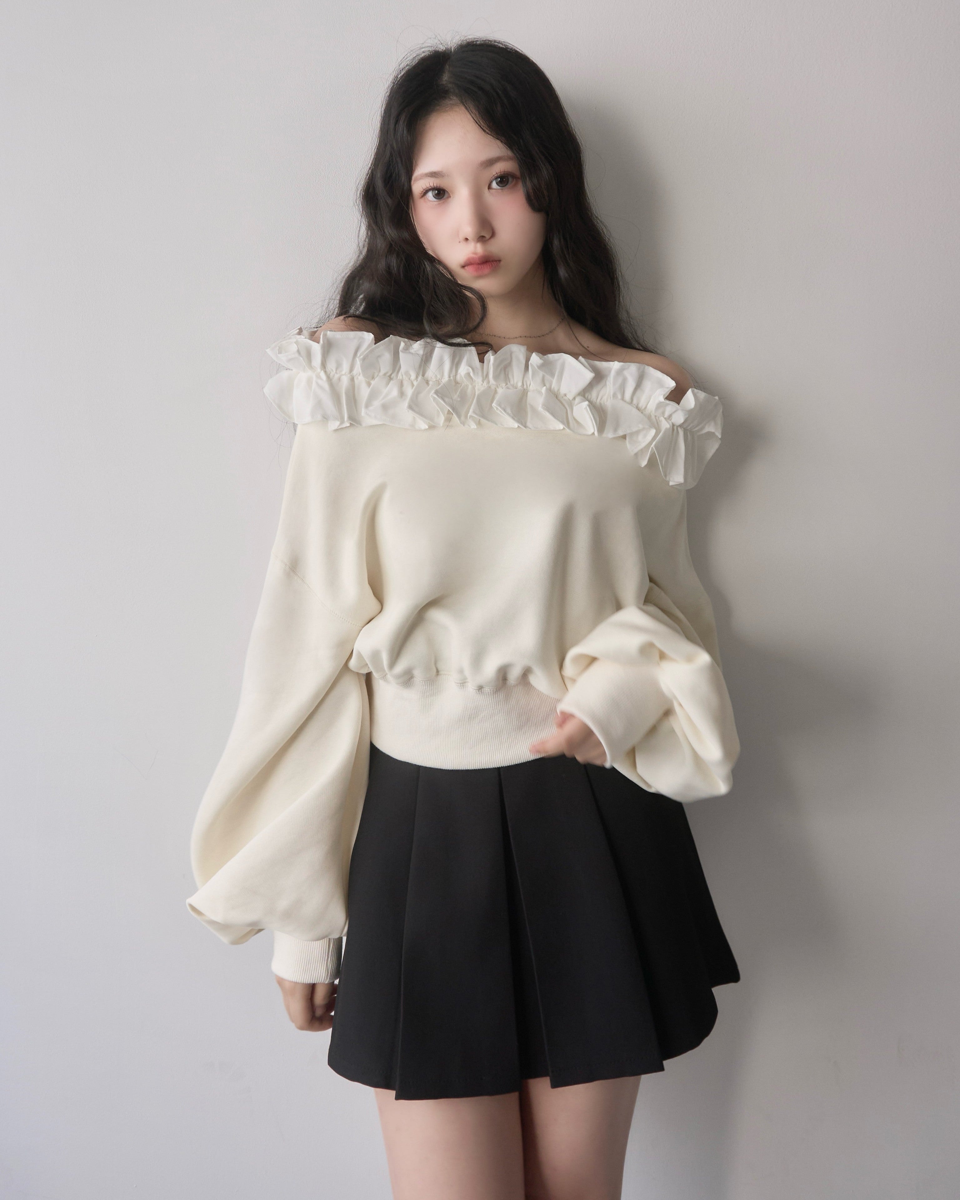 mellowneon オフショルフリルスウェット　グレー オフショルフリルスウェット｜MELLOWNEON (メロウネオン) 公式サイト