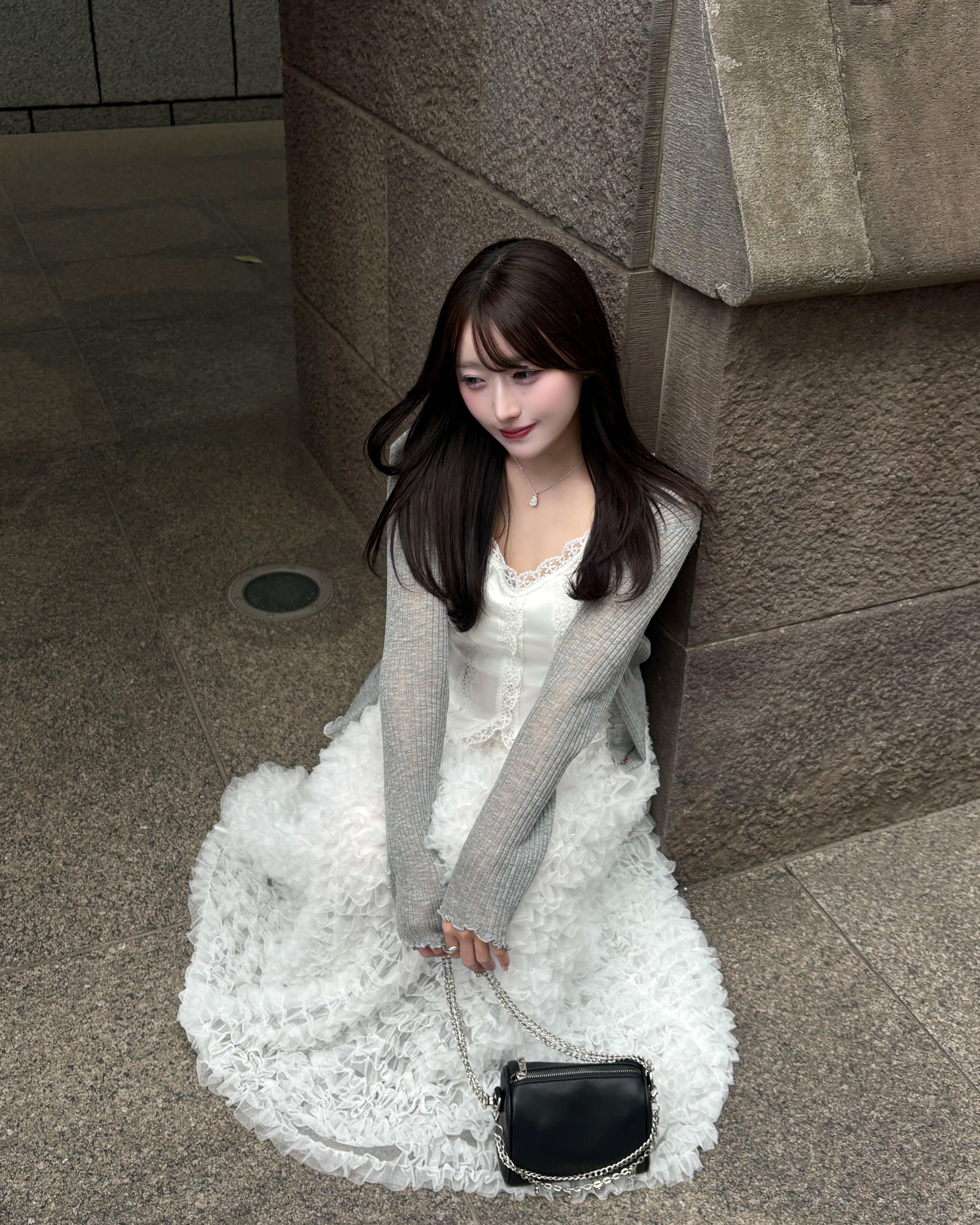 カップ付きサテンレースキャミソール