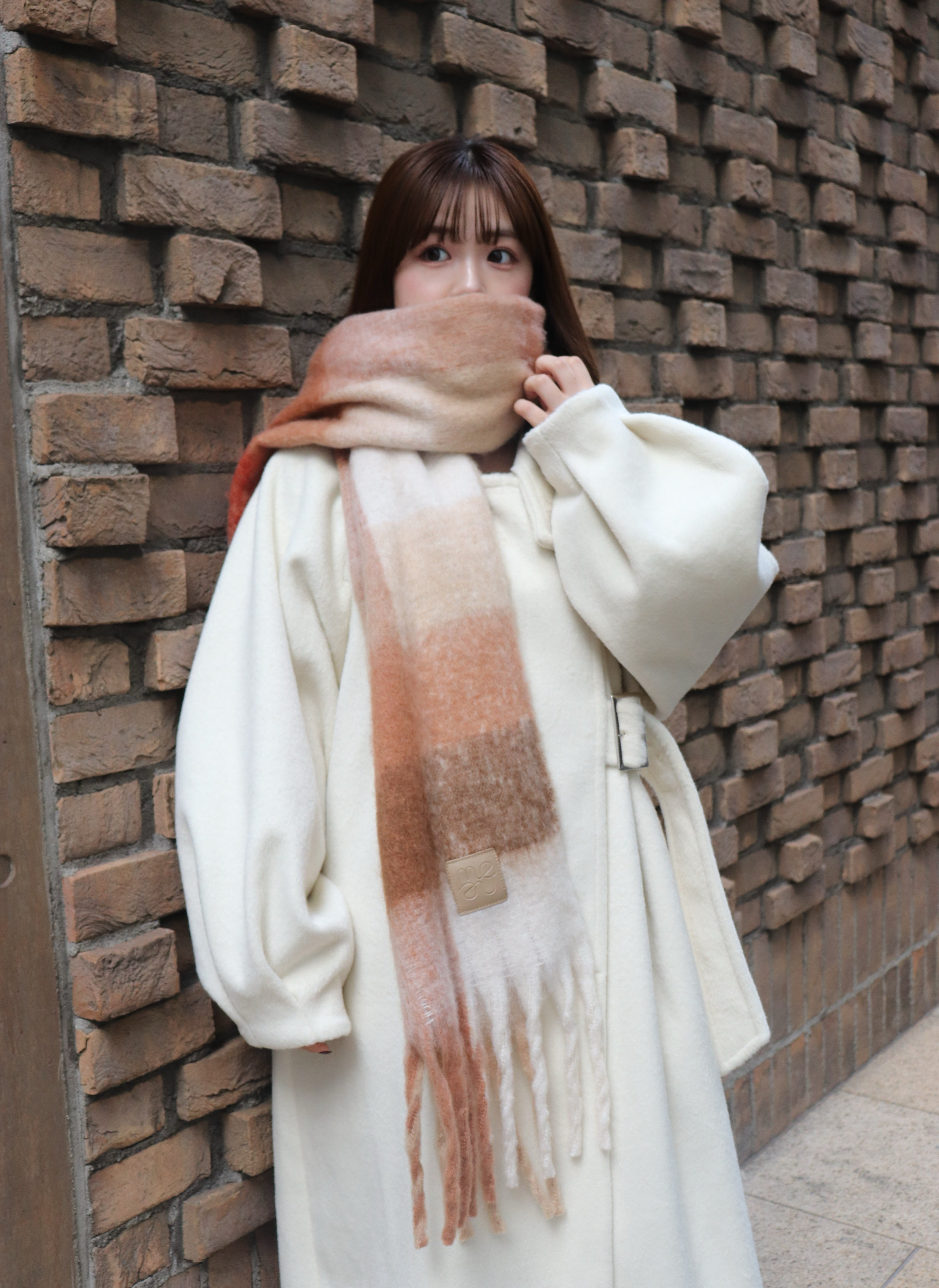 ベージュ