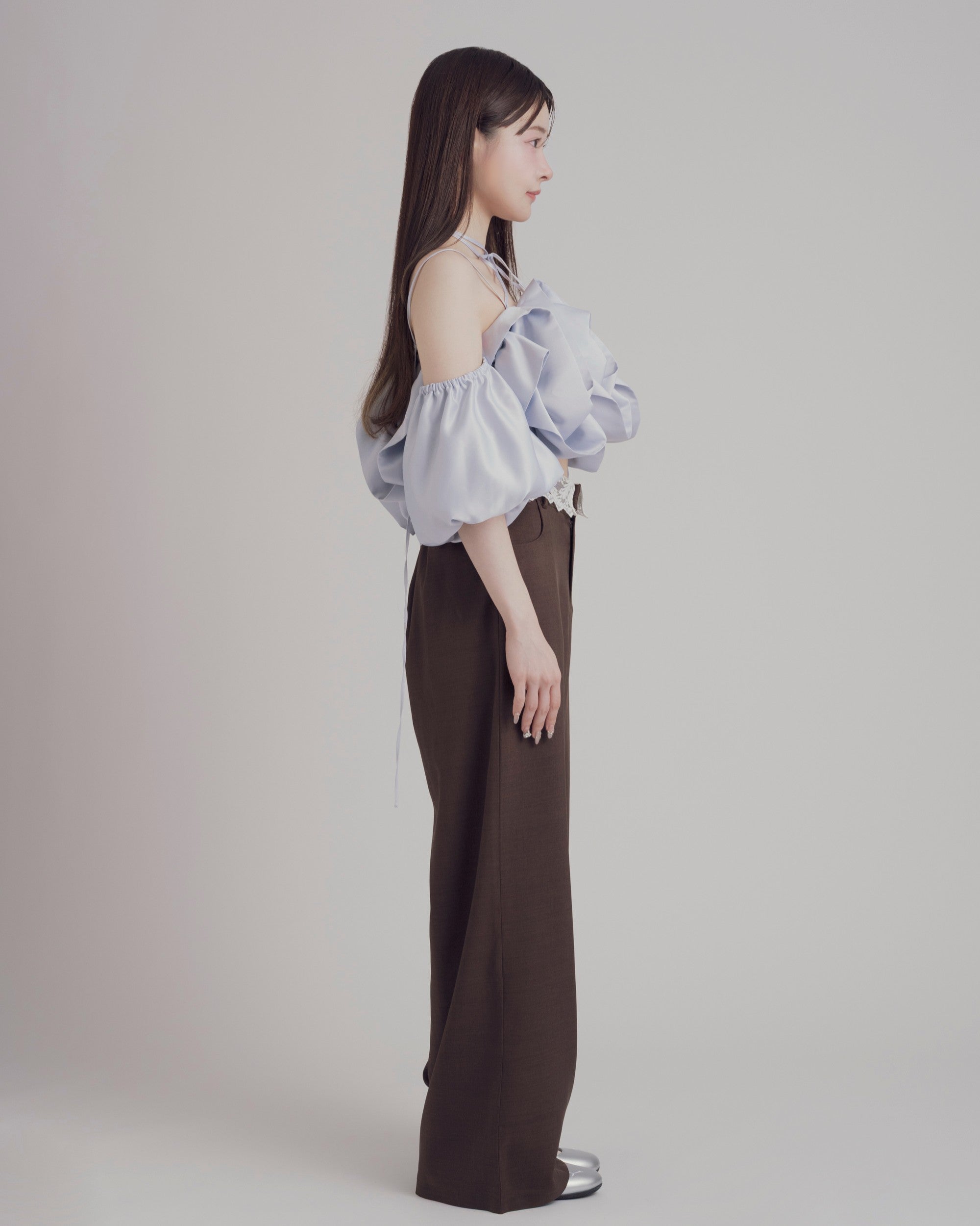 【予約】マルチウェイサテンフリルボリュームブラウス