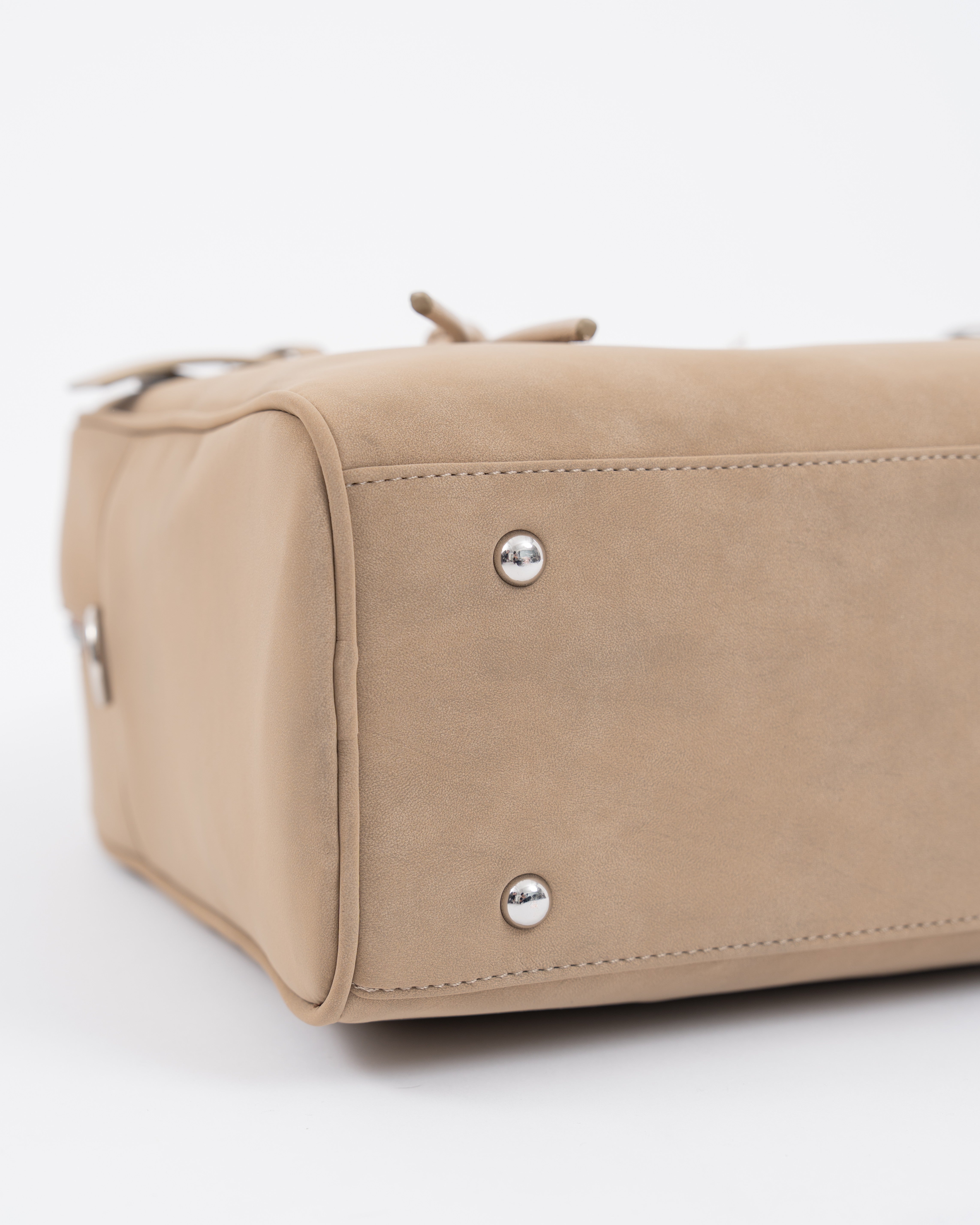 A4スウェードライクベルトボストンバッグ