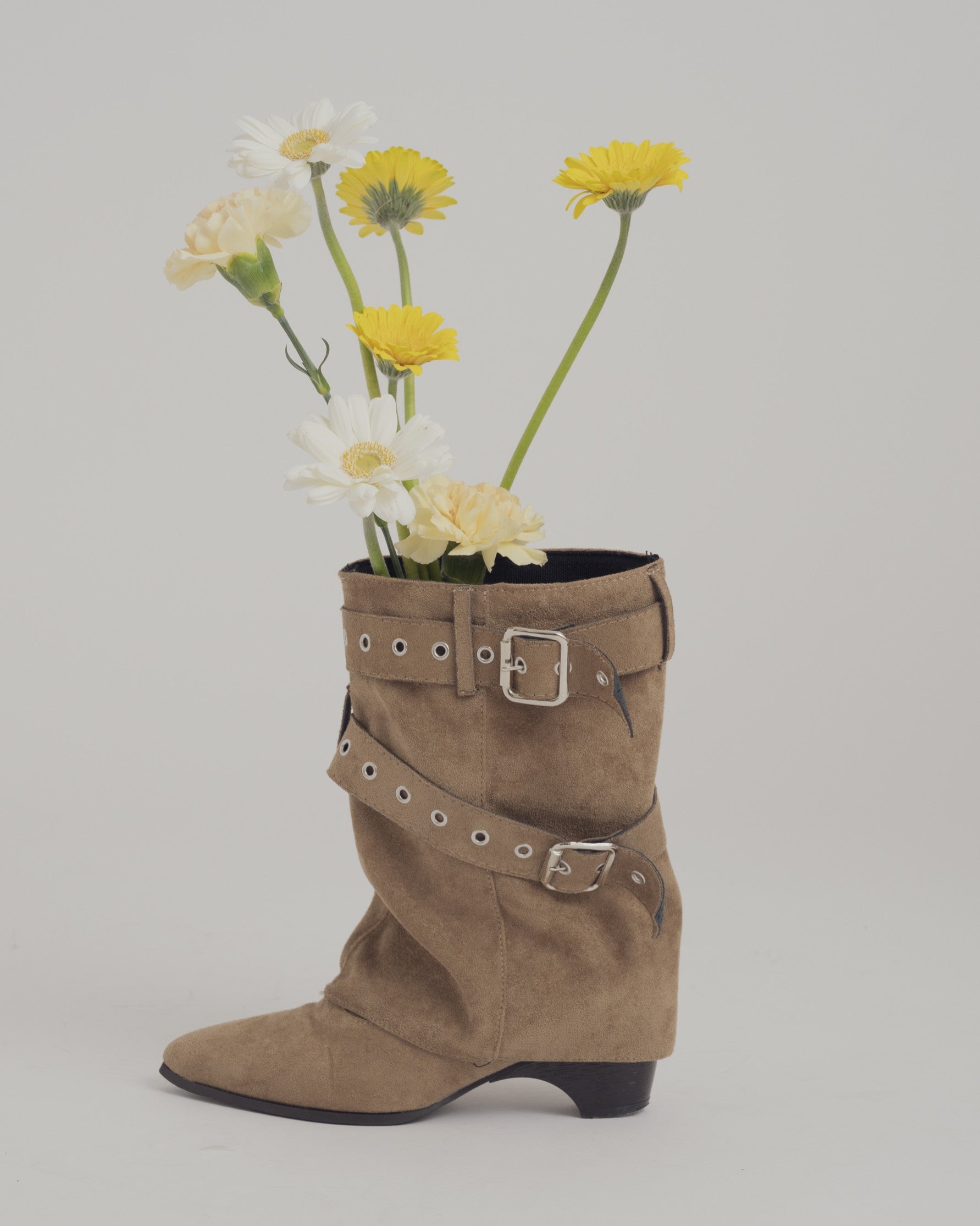 ベルトショートブーツ