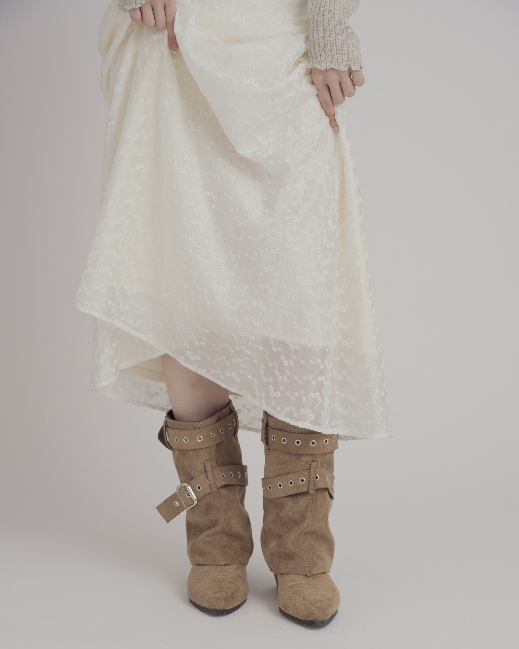 ベルトショートブーツ