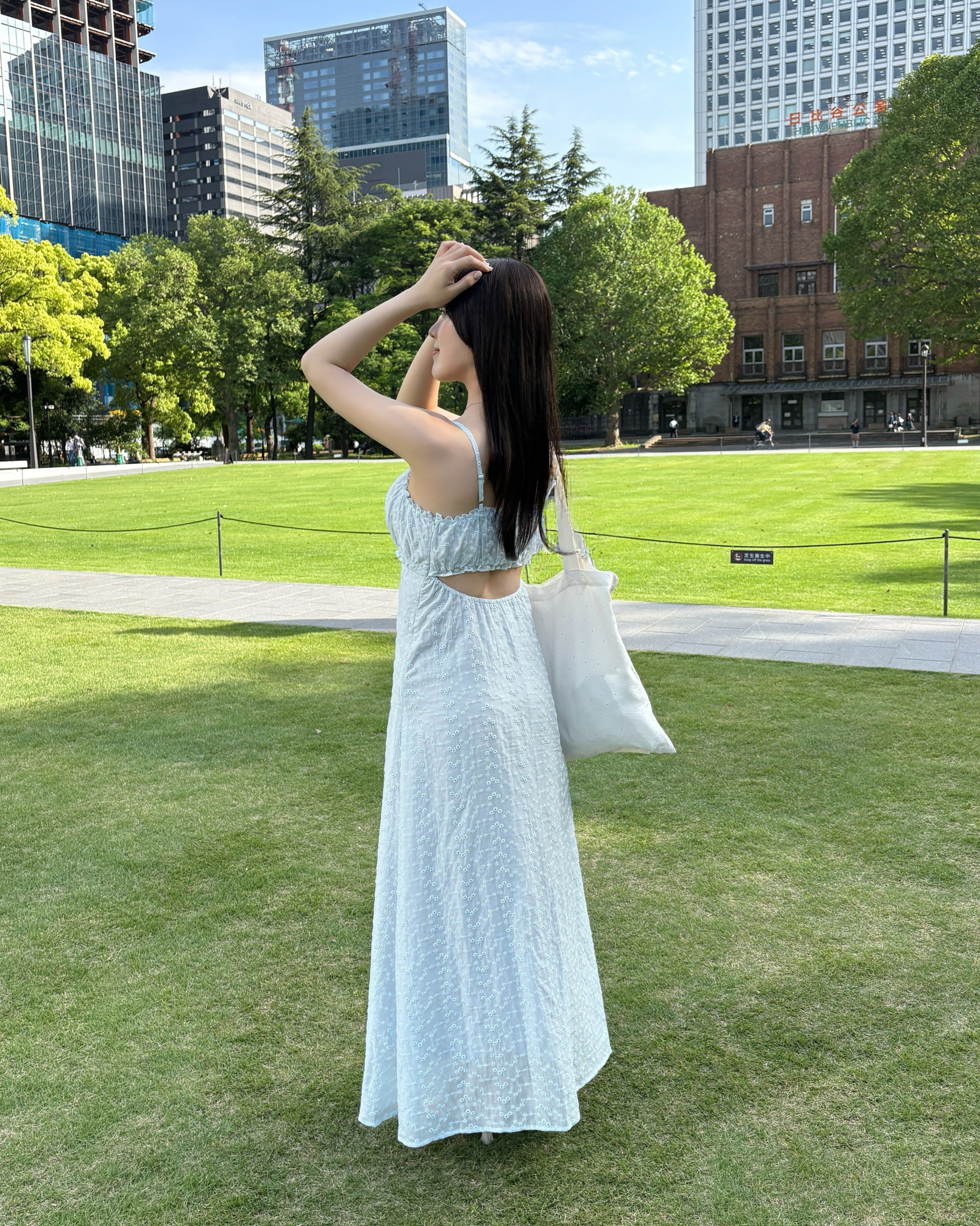 【予約】バックオープンフラワーキャミワンピース