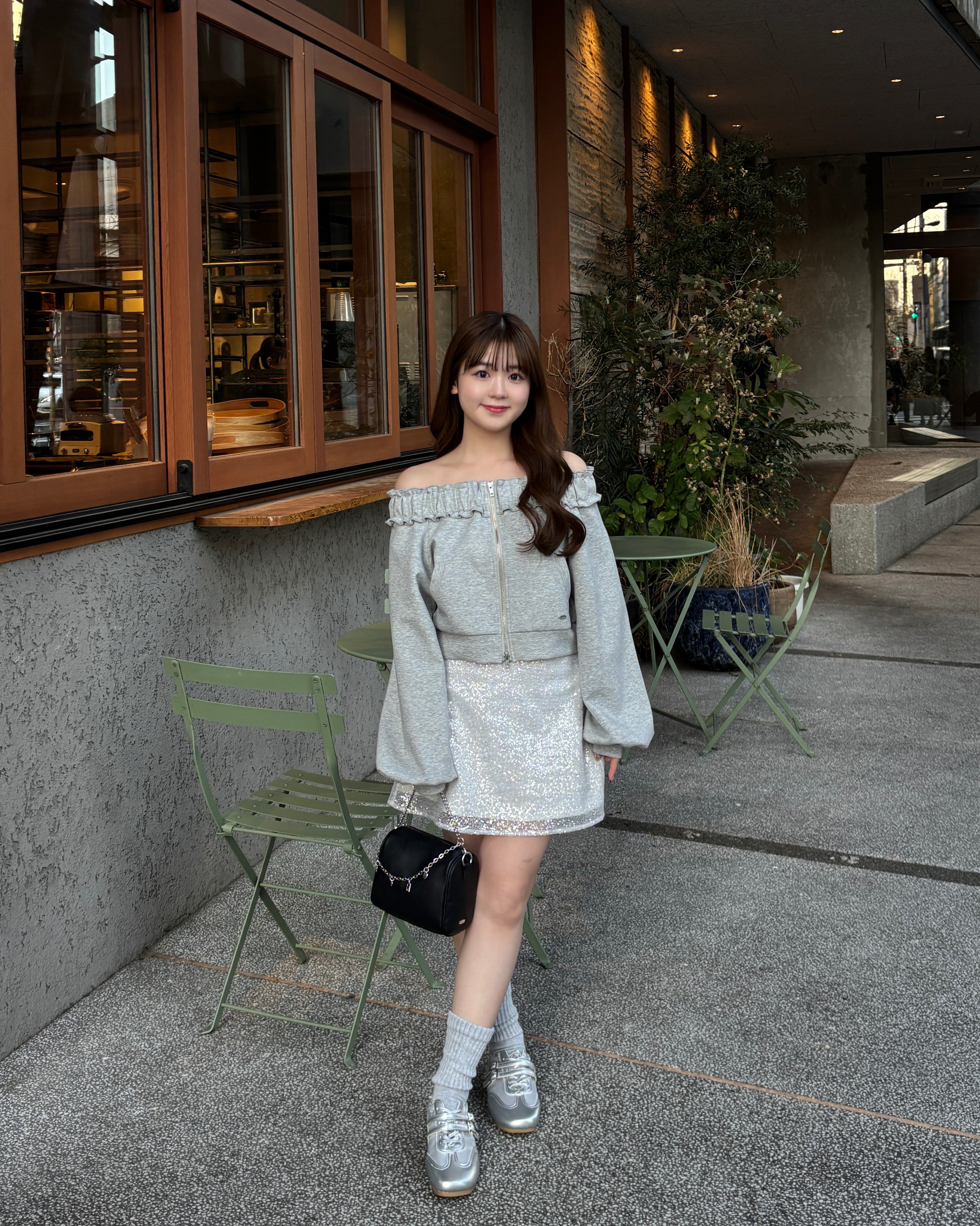 ダブルジップオフショルフリルスウェット