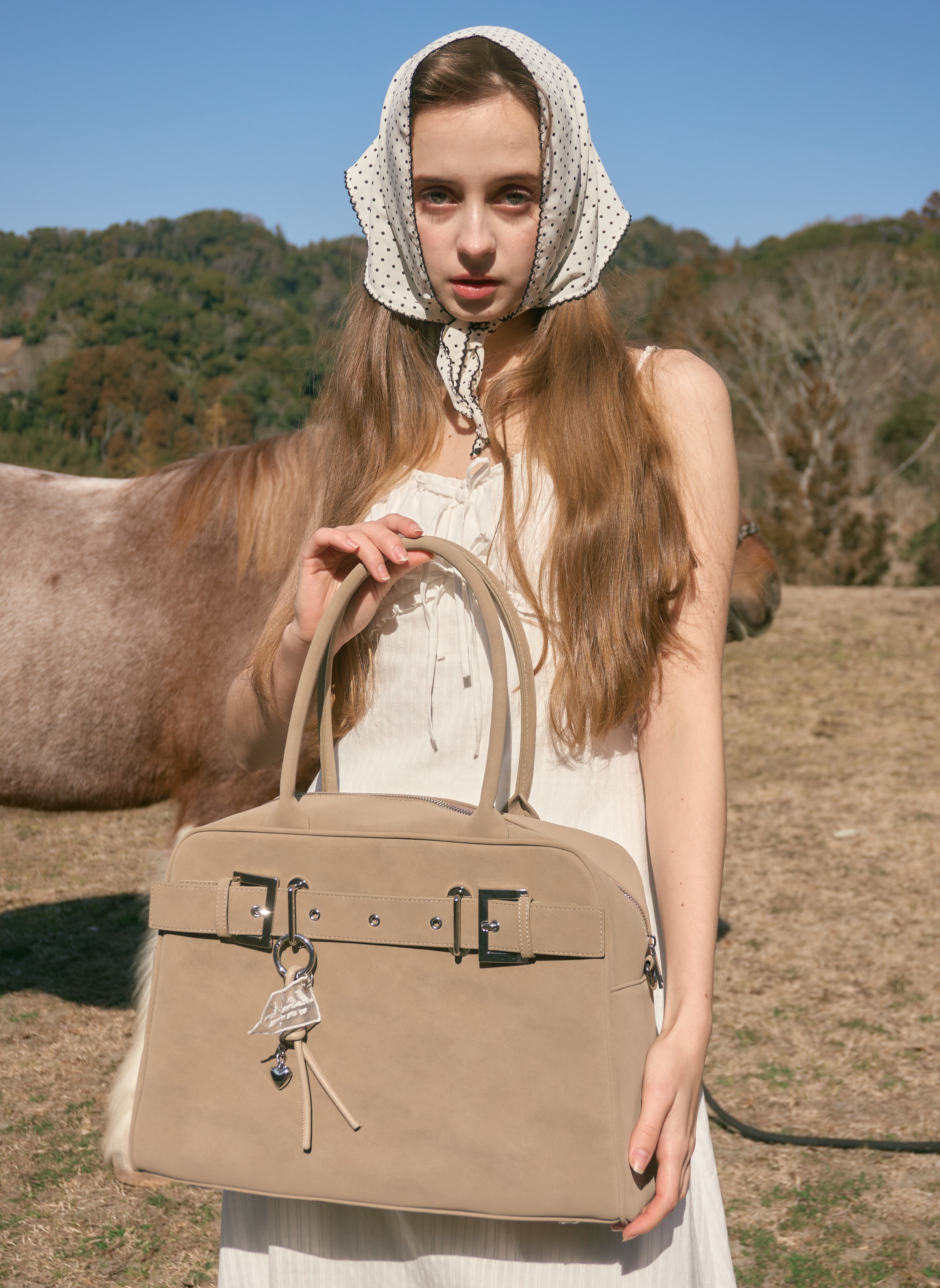 A4スウェードライクベルトボストンバッグ