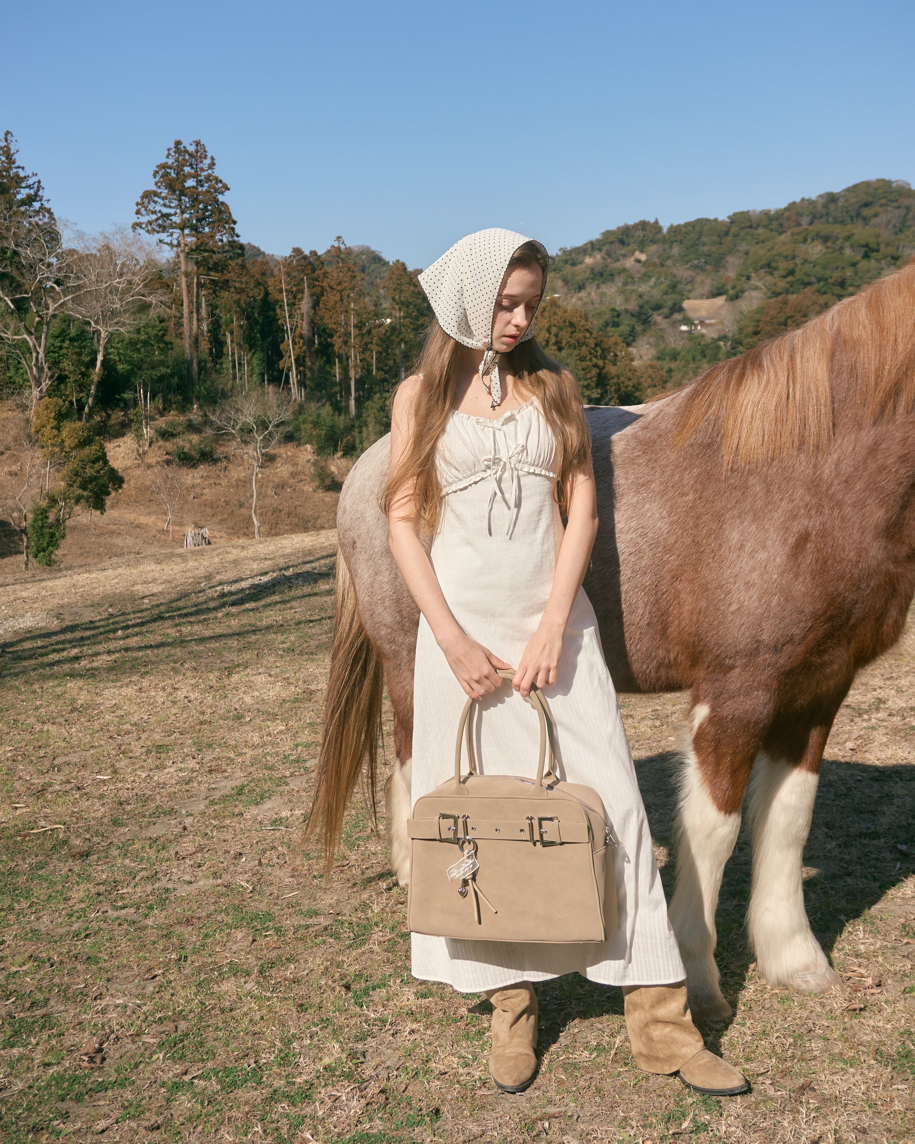 A4スウェードライクベルトボストンバッグ