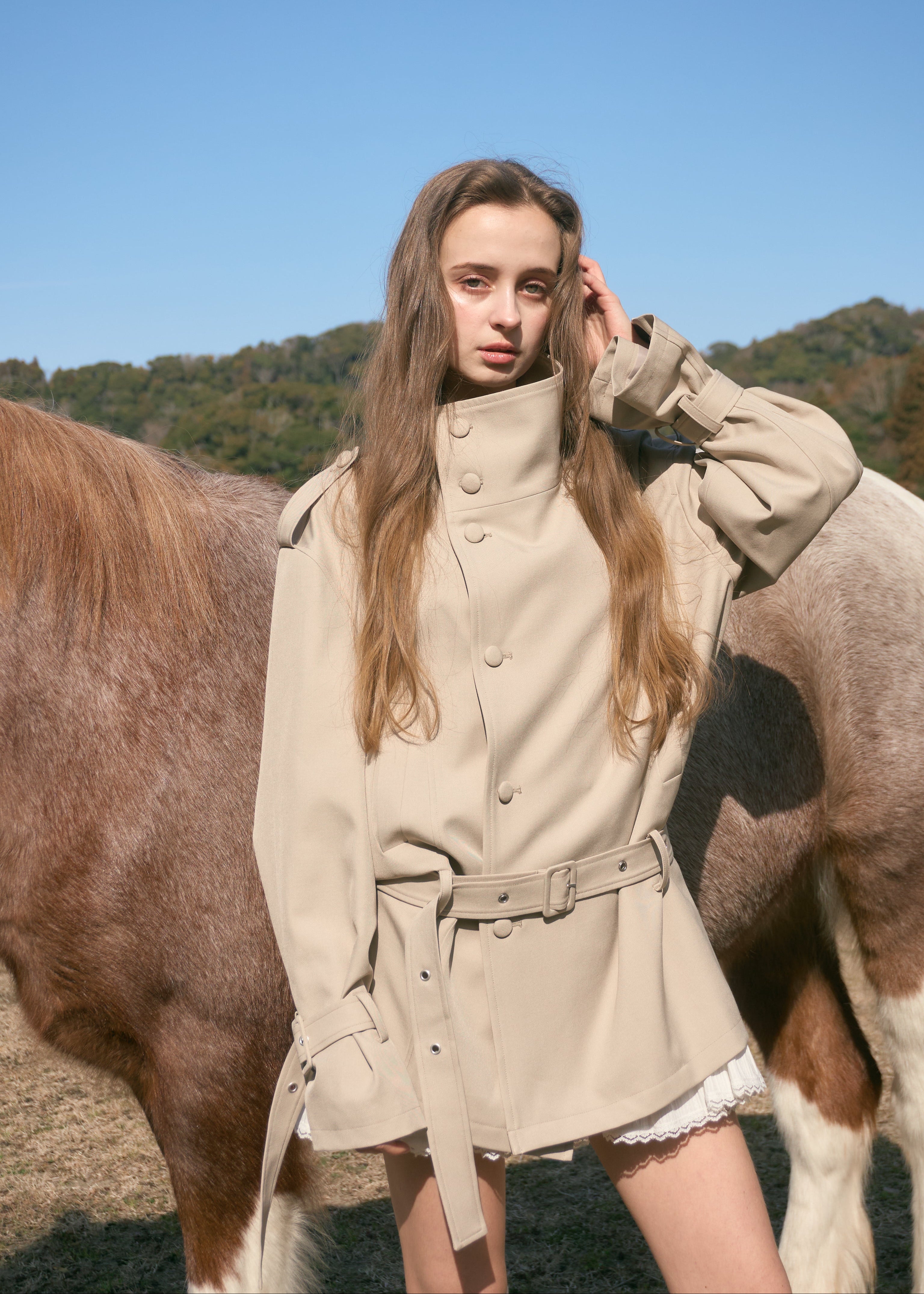 予約】2wayスタンドカラーショートトレンチコート｜MELLOWNEON