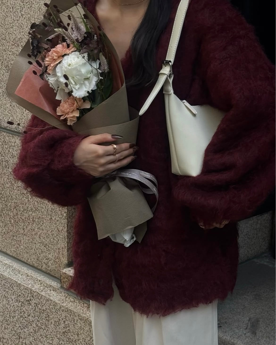 毛茸茸的针织长开衫