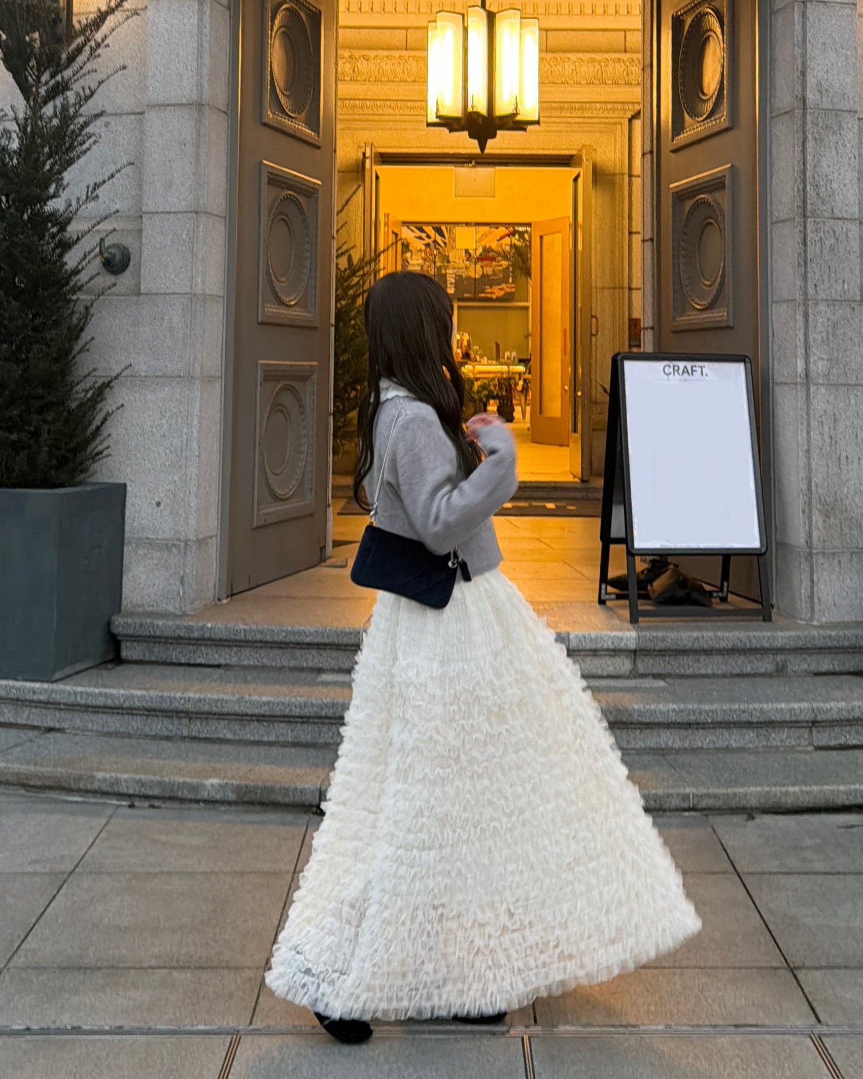 ボリュームフリルチュールスカート