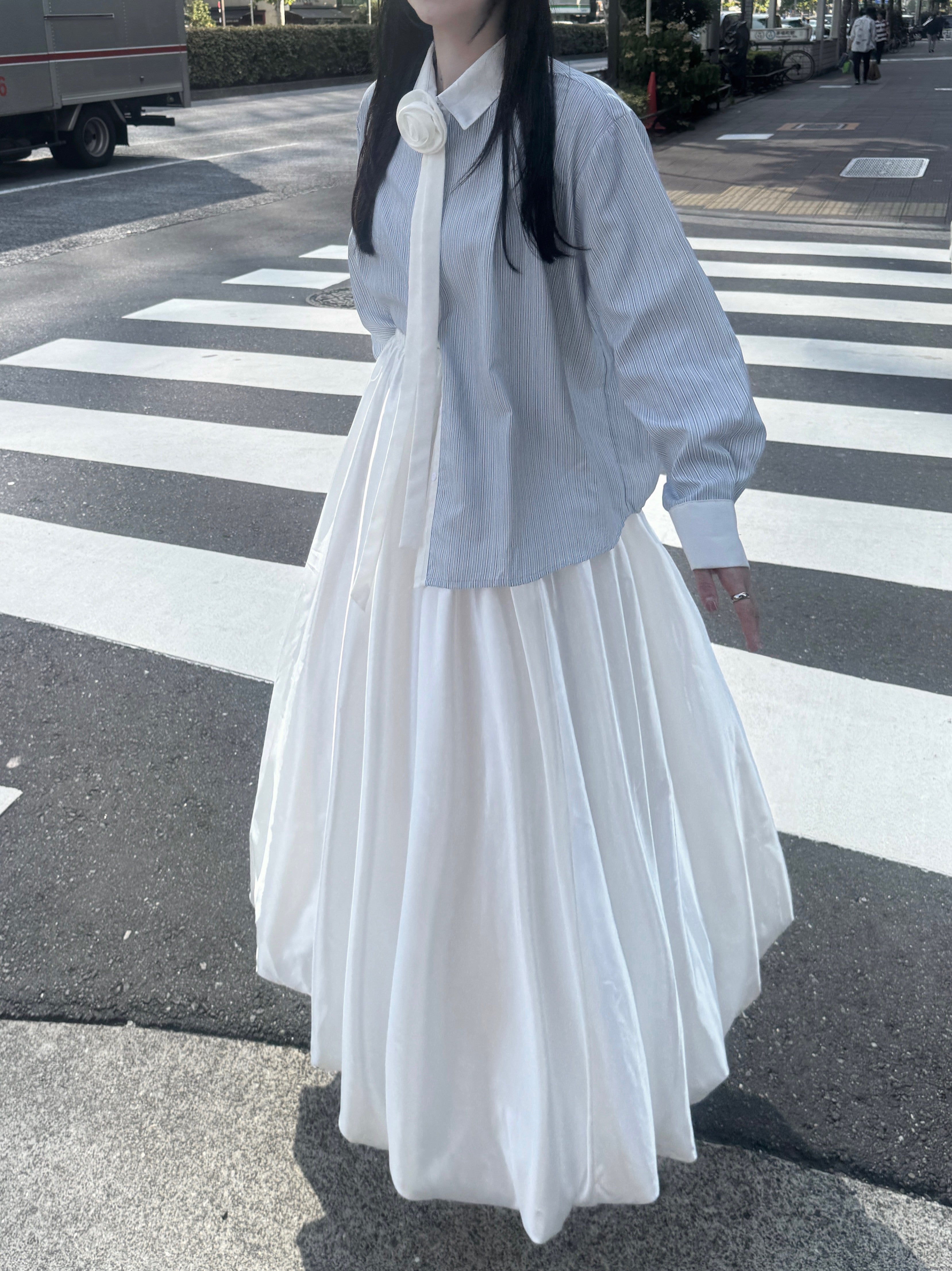 サテンバルーンスカート