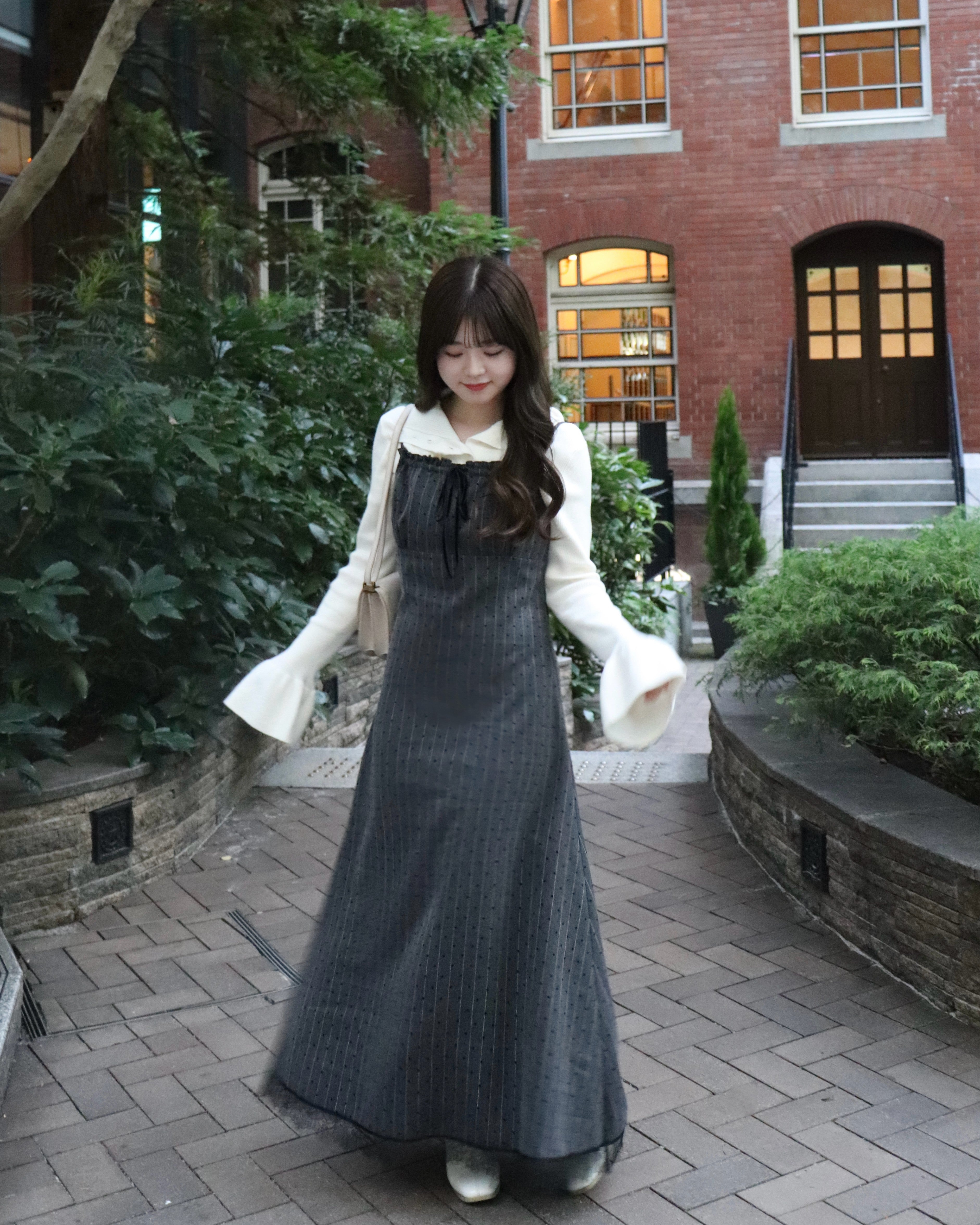 圆点蕾丝拼接吊带连衣裙