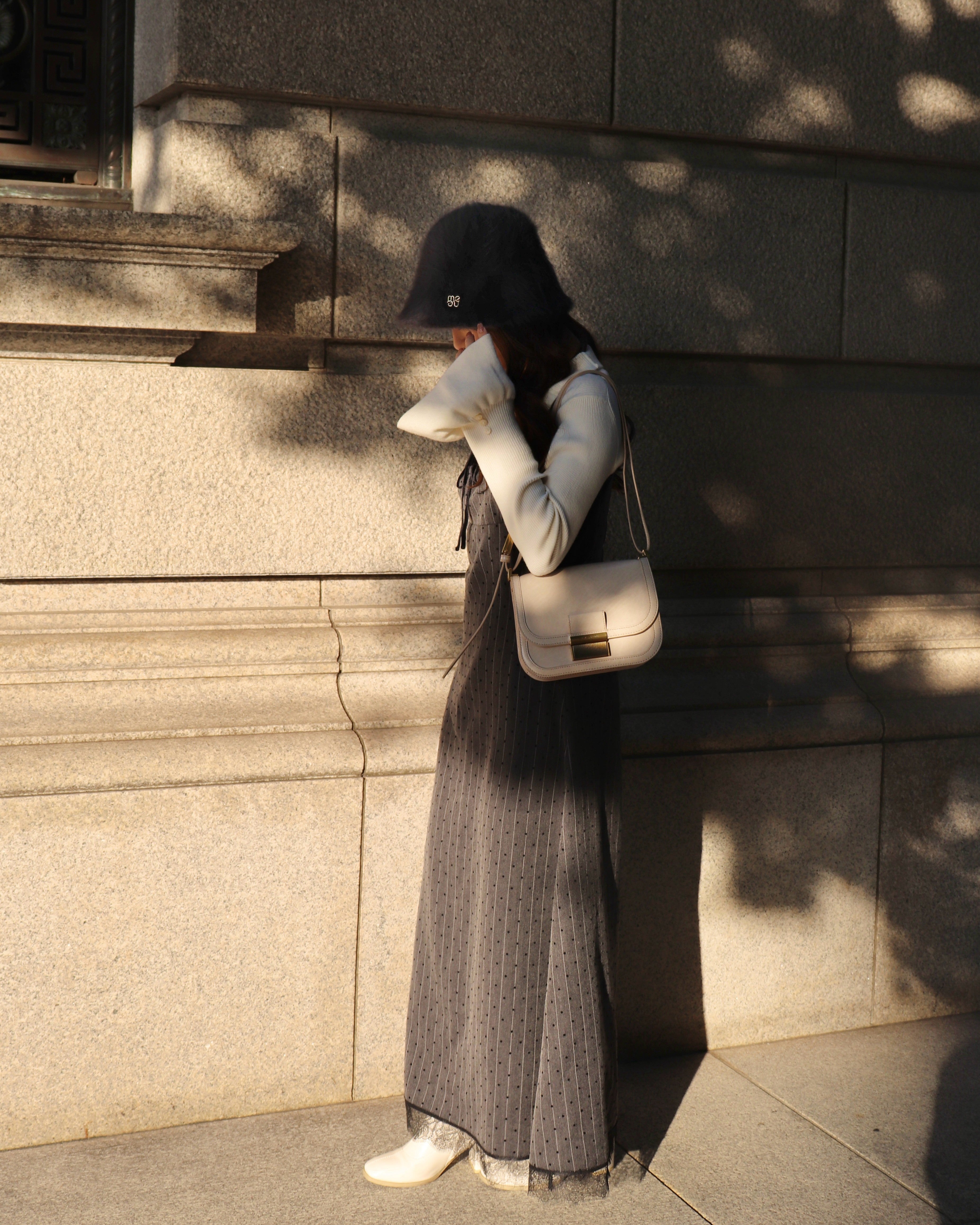 圆点蕾丝拼接吊带连衣裙