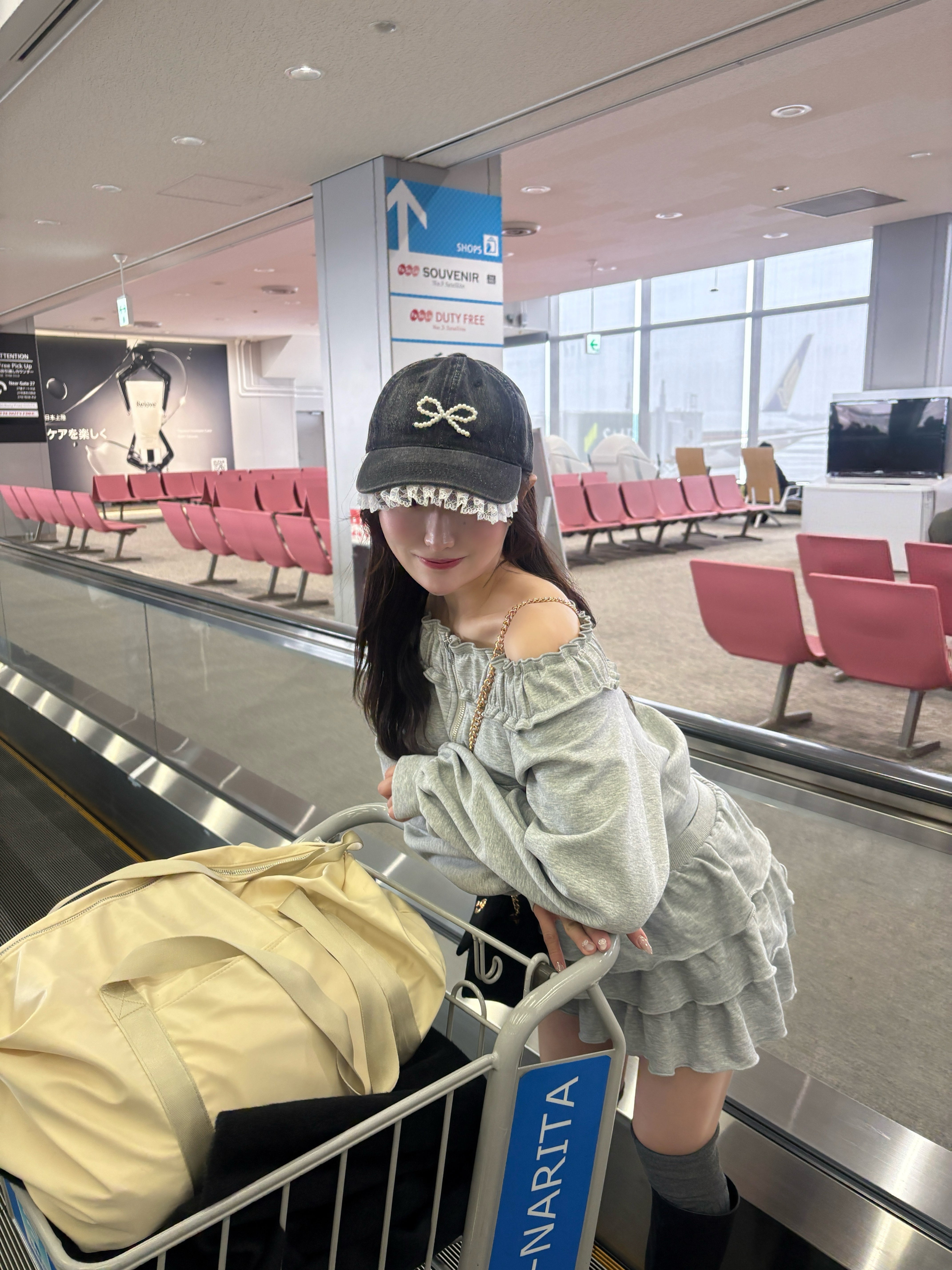 ダブルジップオフショルフリルスウェット