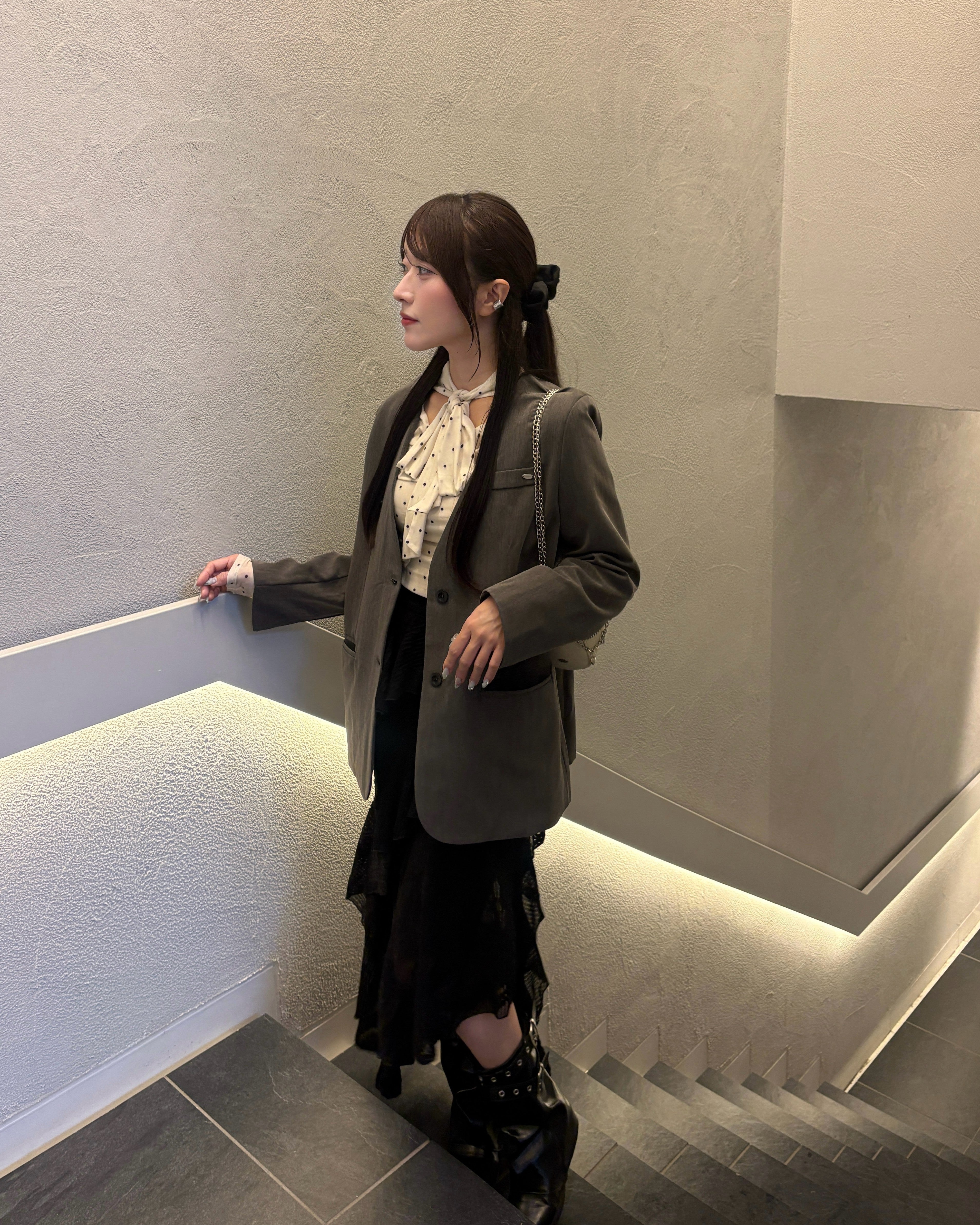 リボンタイノーカラージャケット