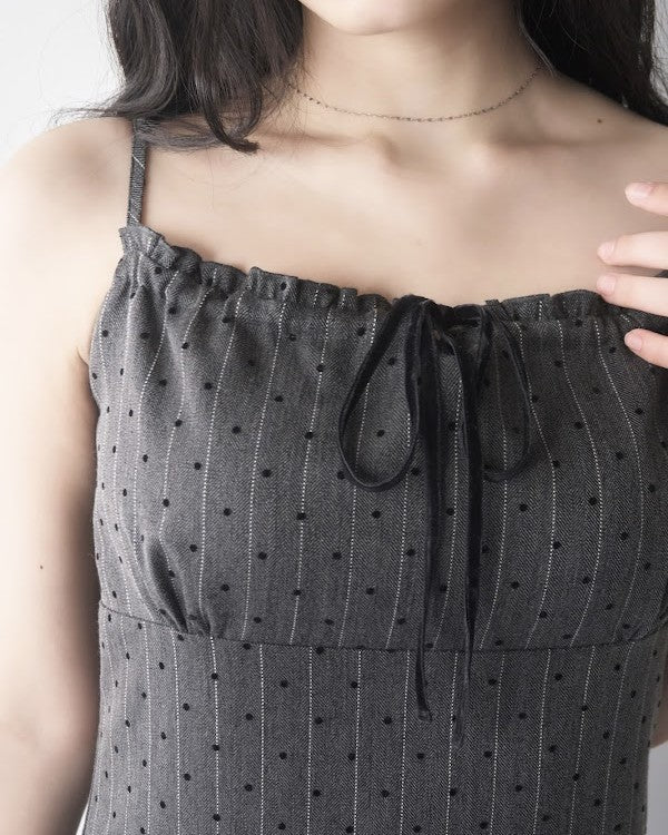 圆点蕾丝拼接吊带连衣裙