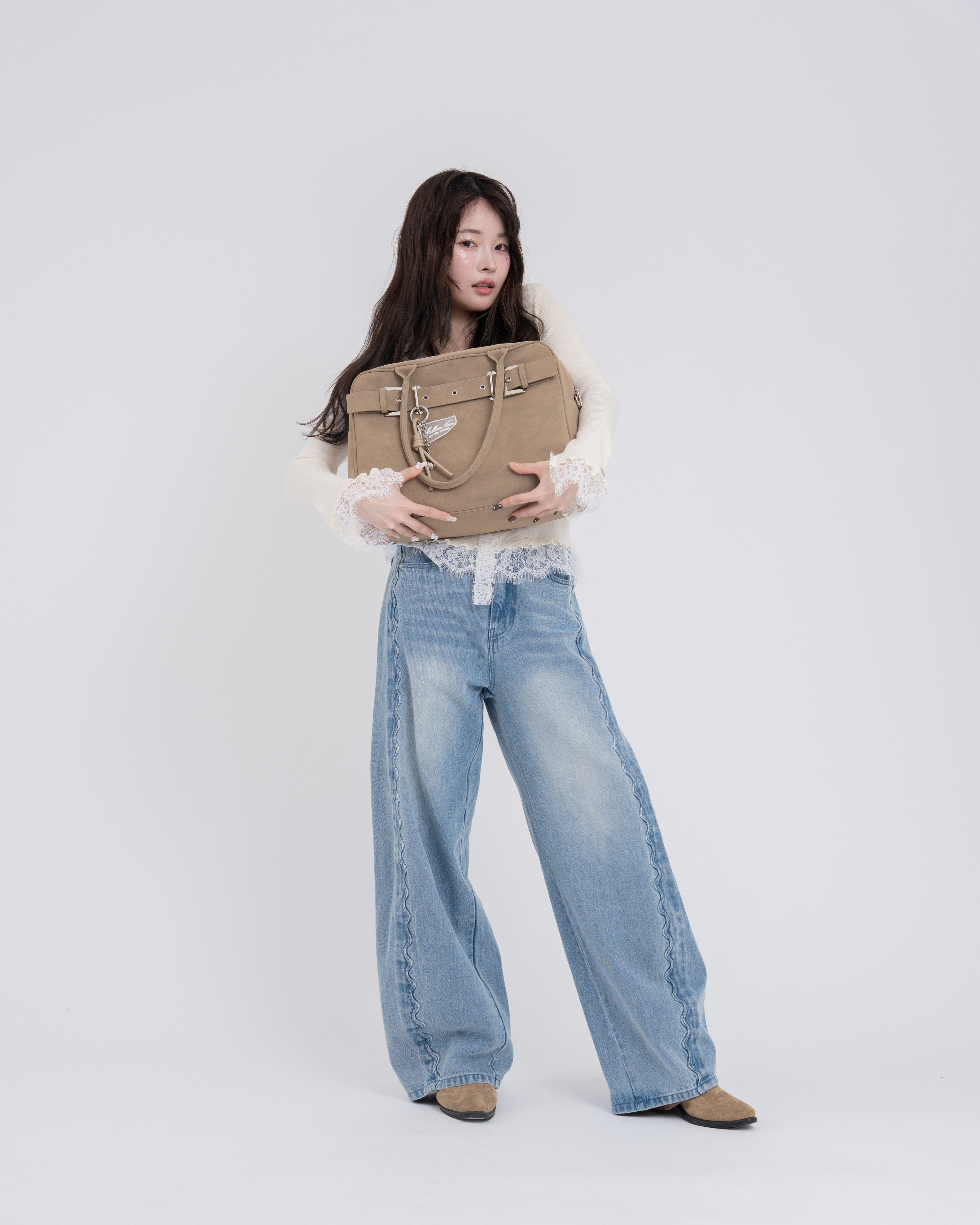 A4スウェードライクベルトボストンバッグ