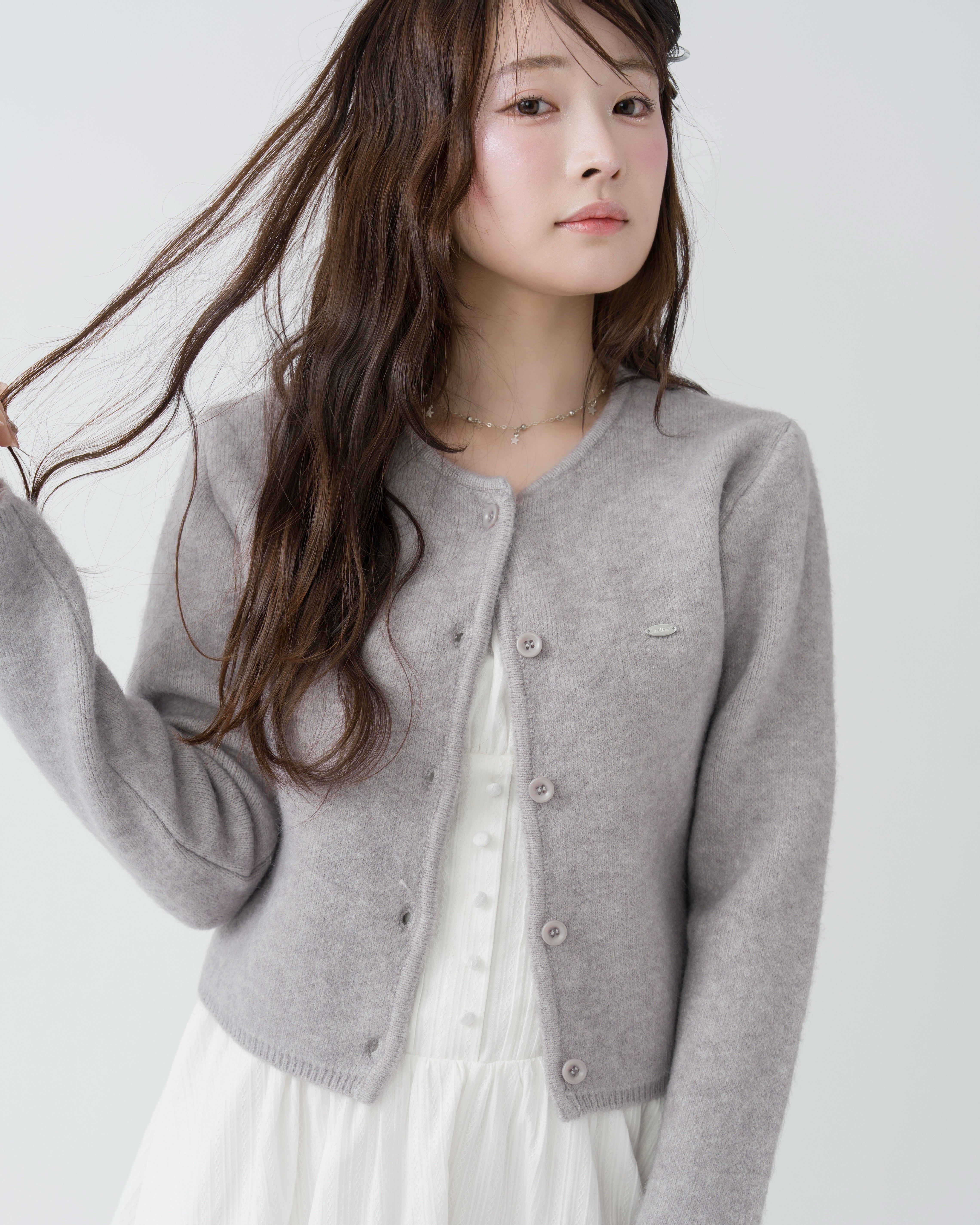 【予約】ロゴプレートニットカーディガン