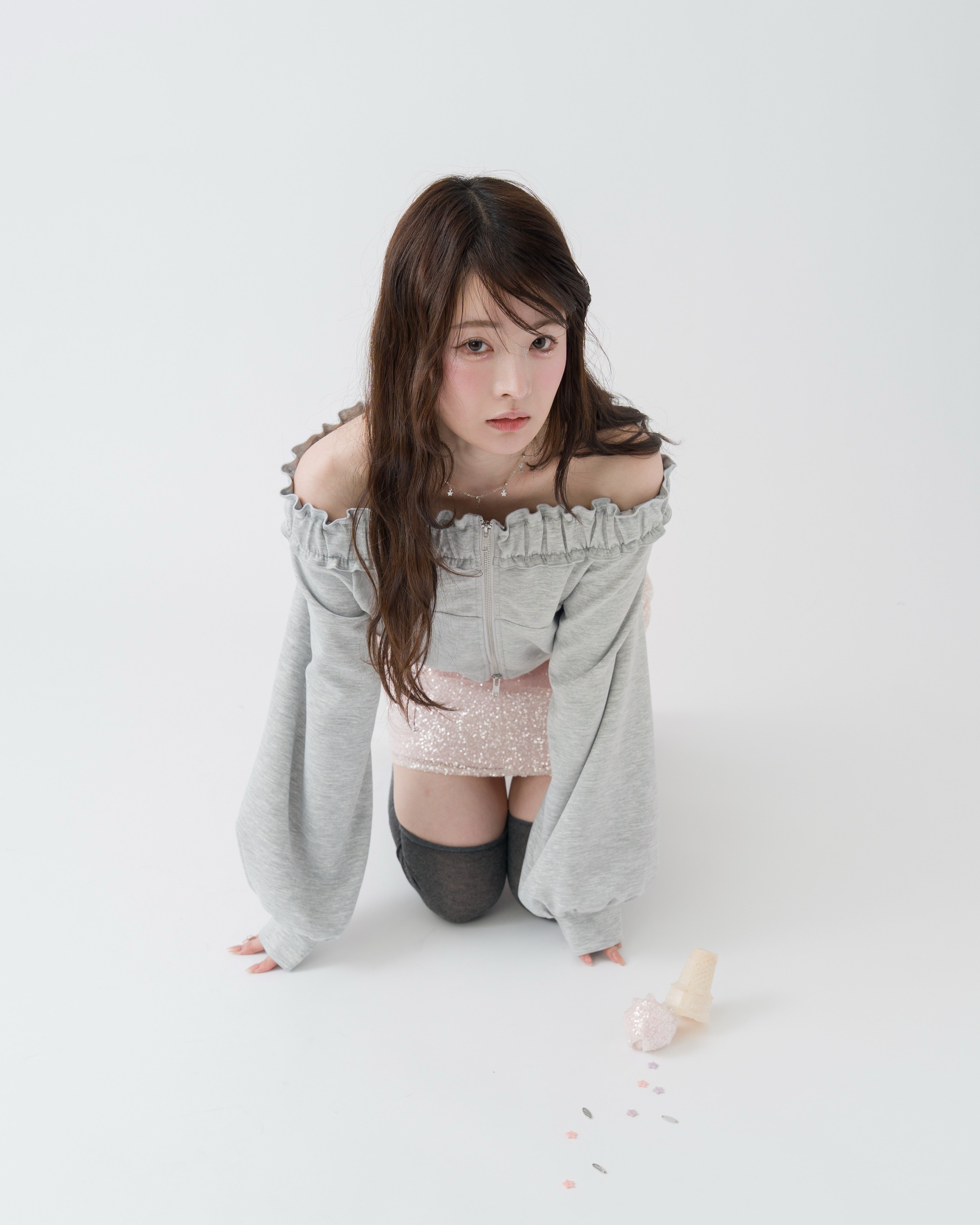 ダブルジップオフショルフリルスウェット