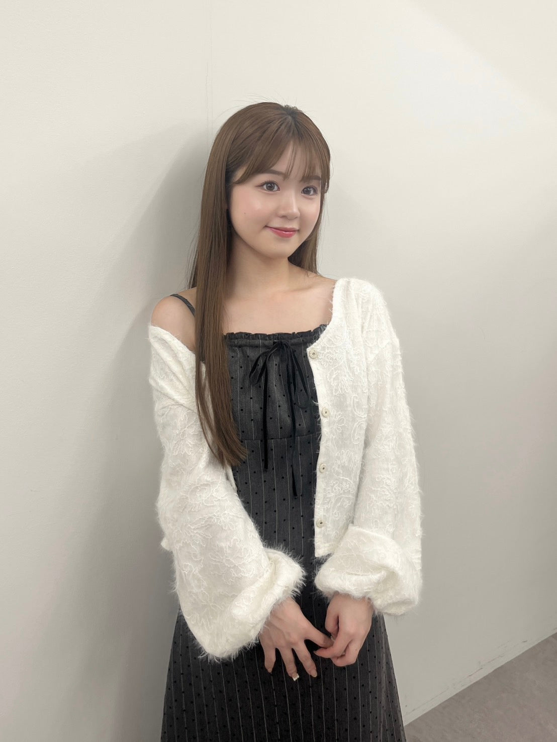 圆点蕾丝拼接吊带连衣裙