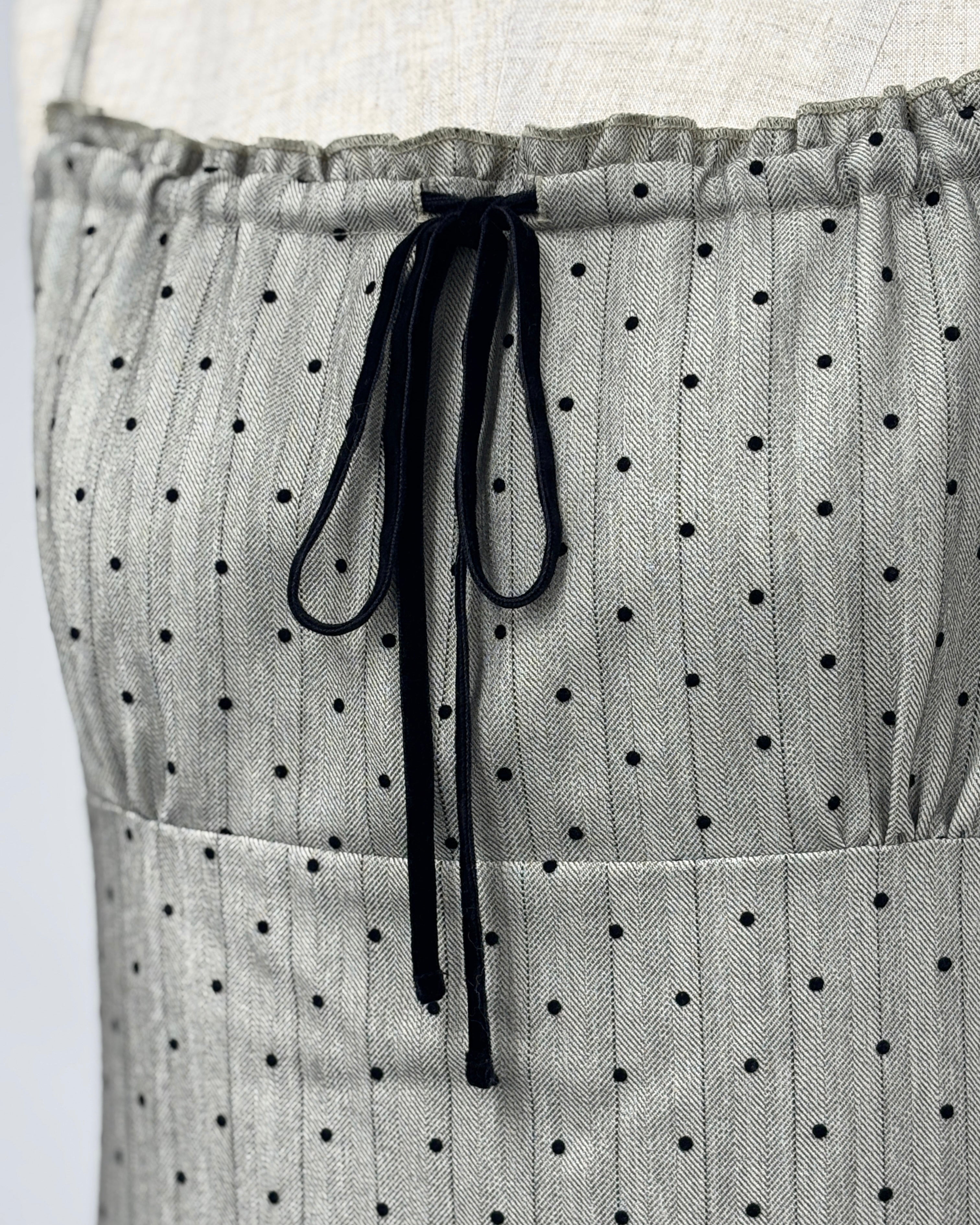 圆点蕾丝拼接吊带连衣裙