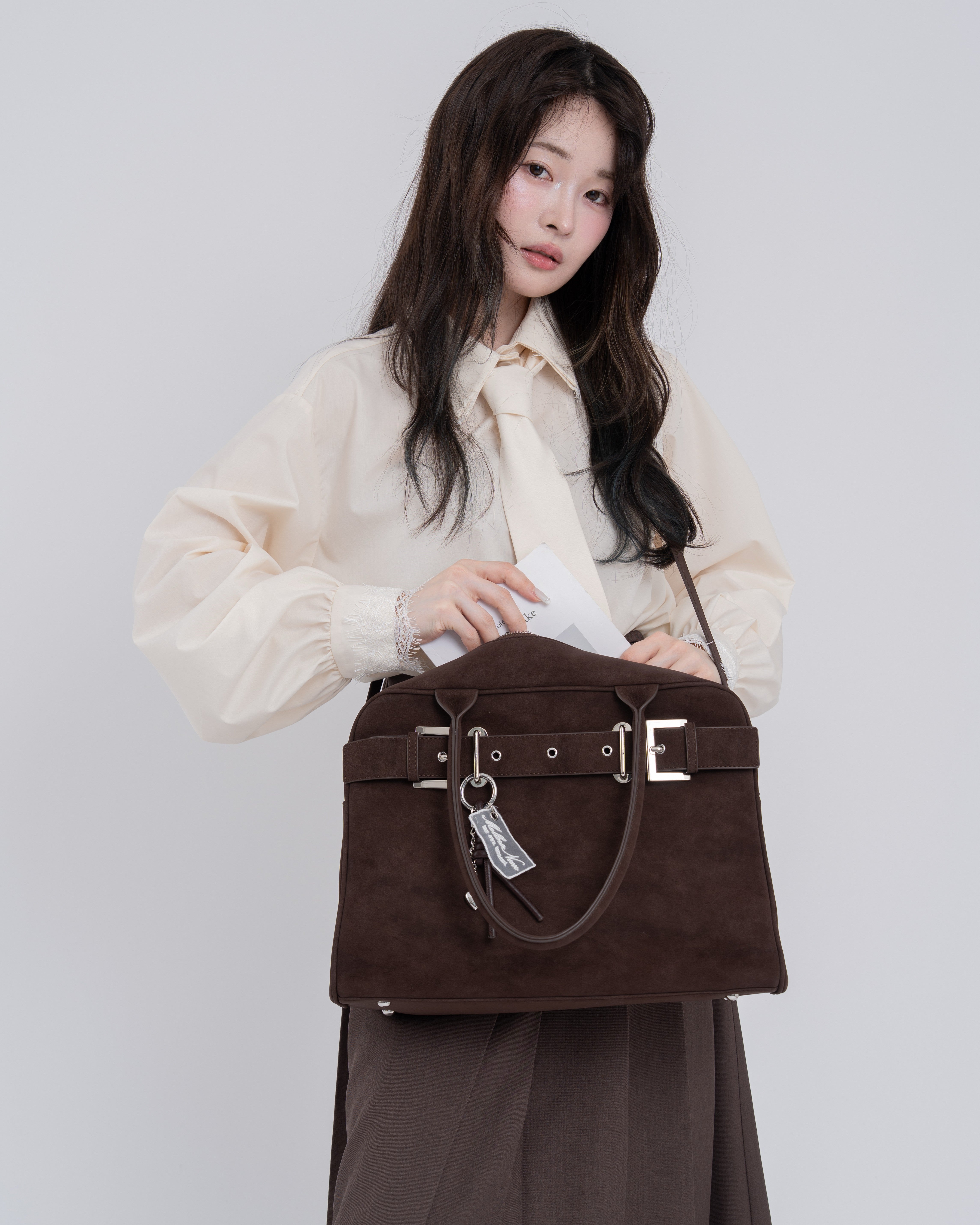 A4スウェードライクベルトボストンバッグ