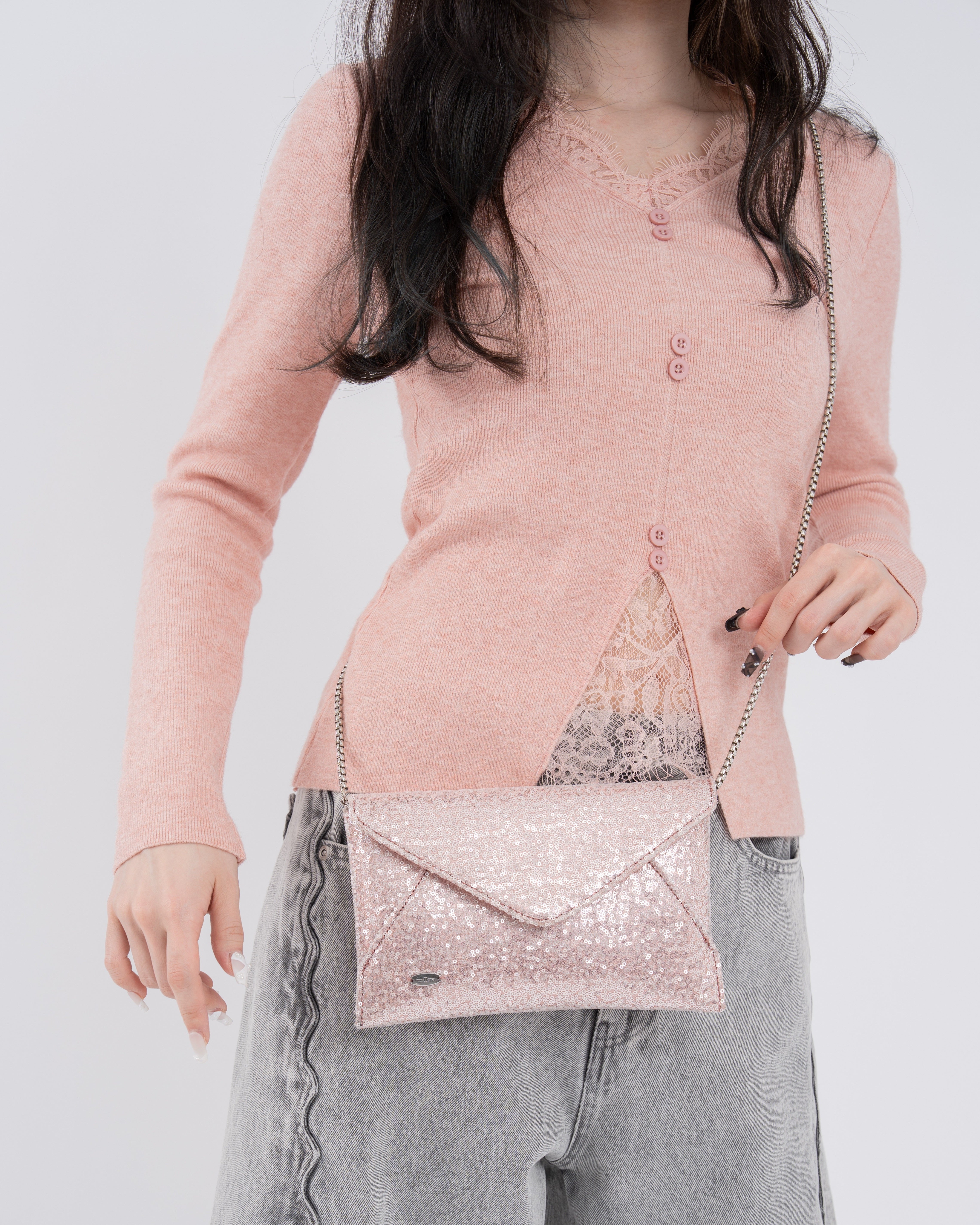 レースボタンニット