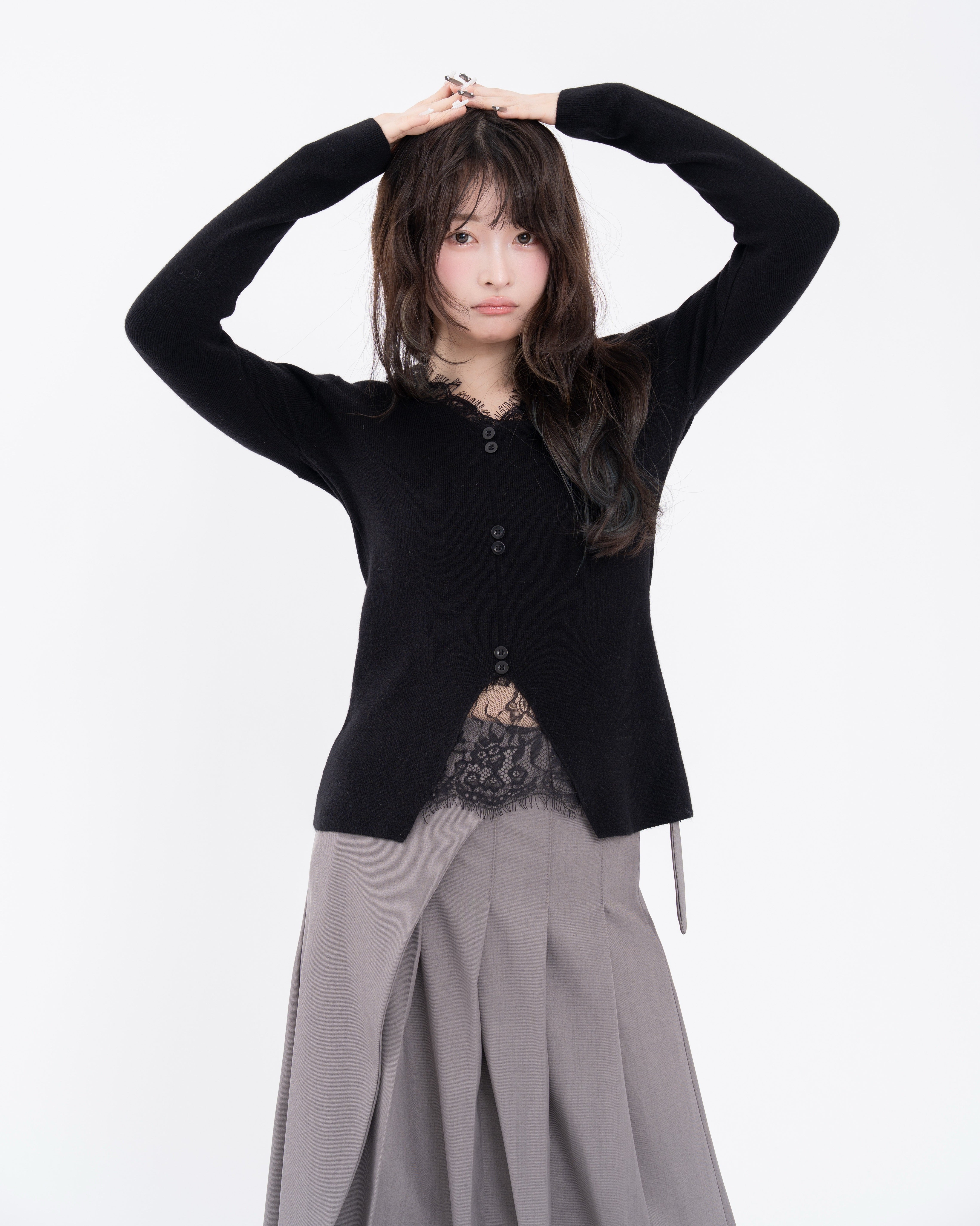 レースボタンニット