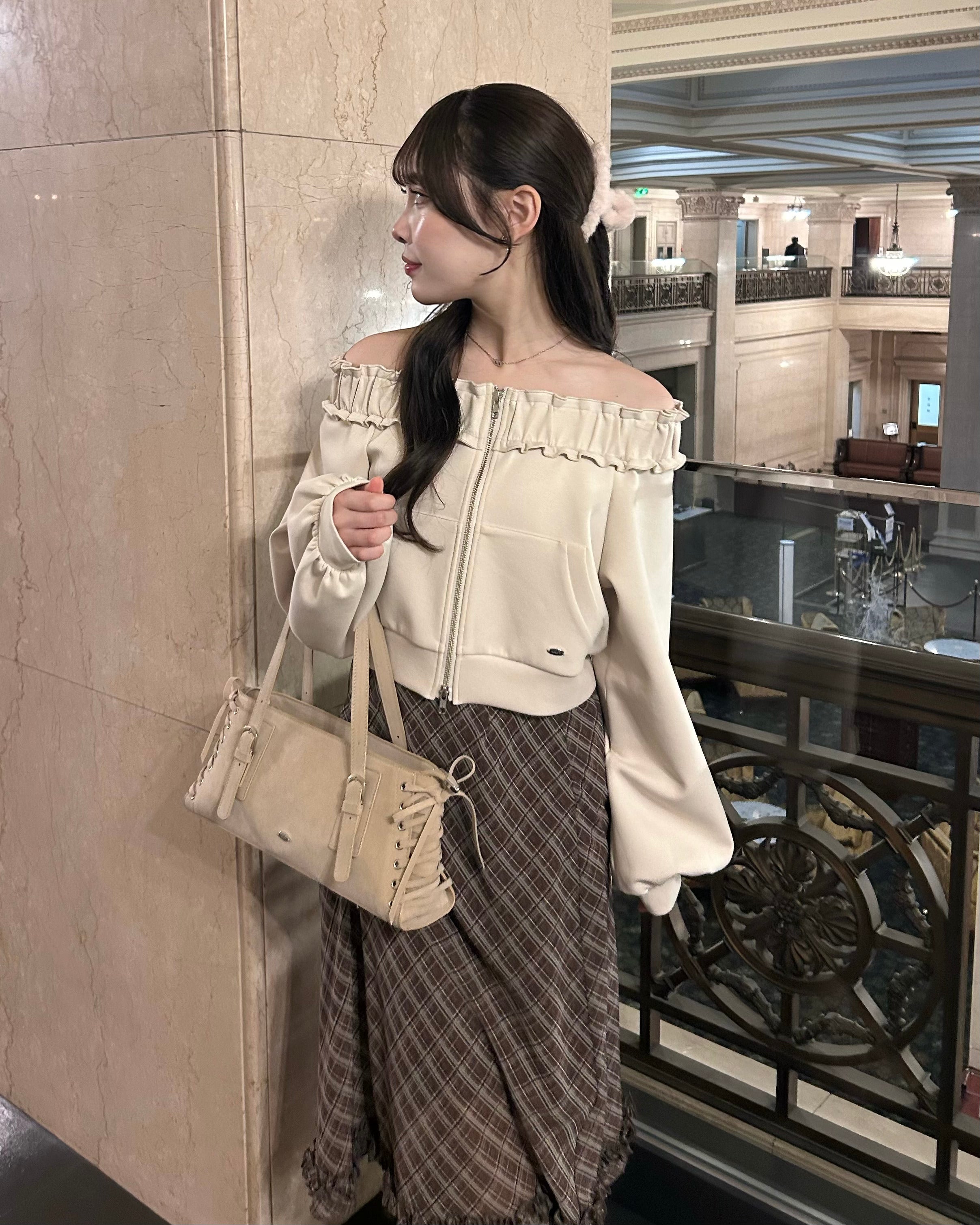 ダブルジップオフショルフリルスウェット