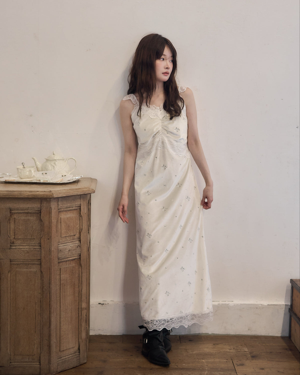 【予約】フラワー刺繍ベロアレースワンピース