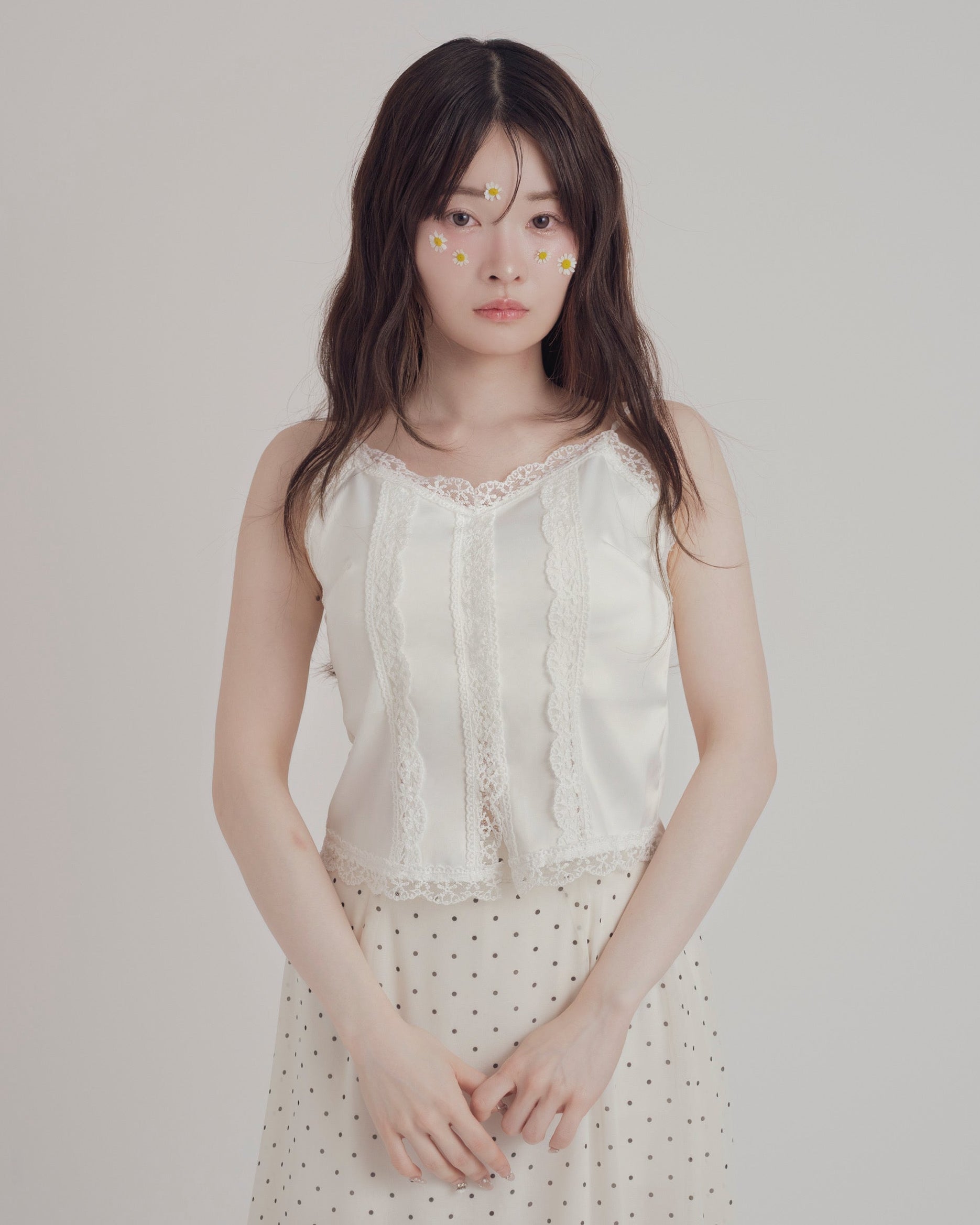 カップ付きサテンキャミ